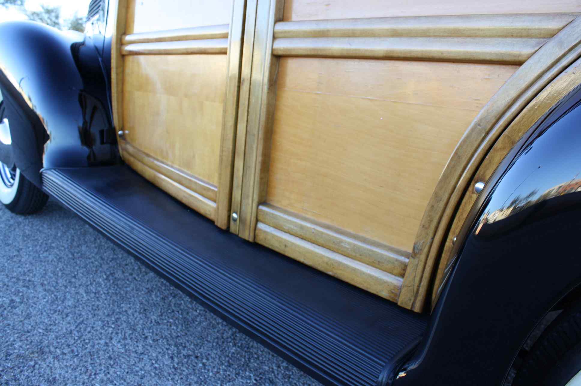 1938 Ford Woody Deluxe