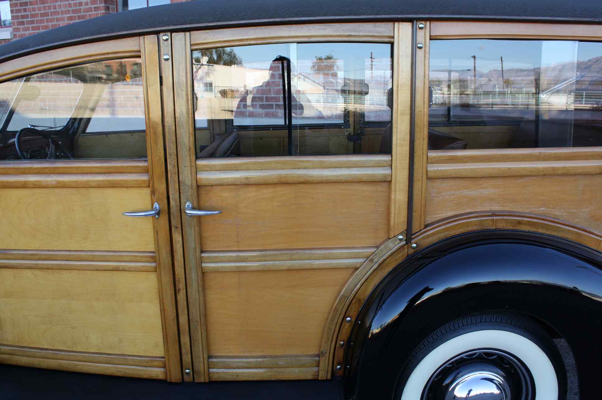 1938 Ford Woody Deluxe