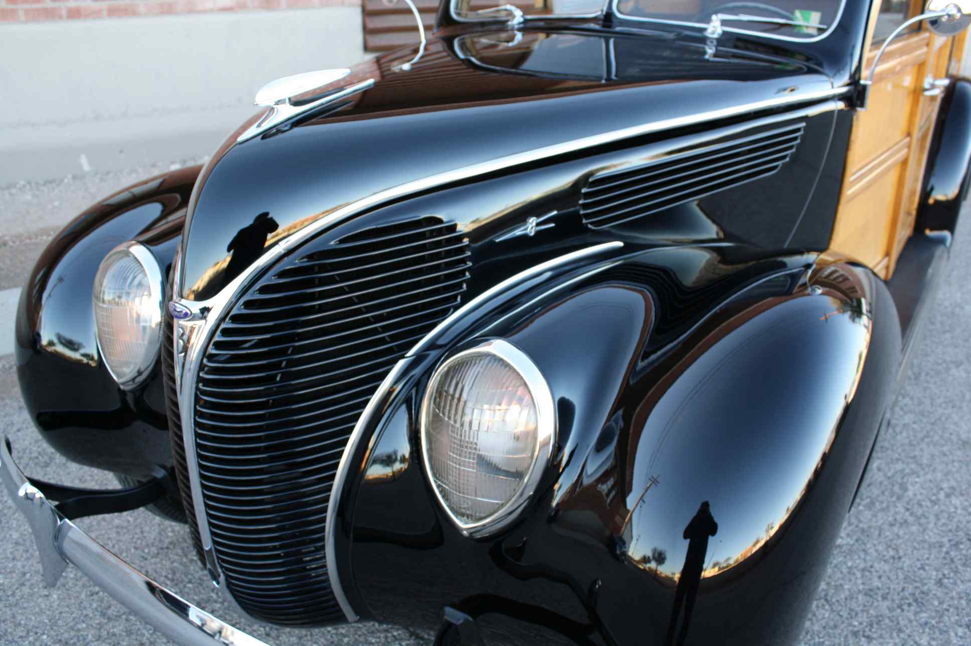 1938 Ford Woody Deluxe