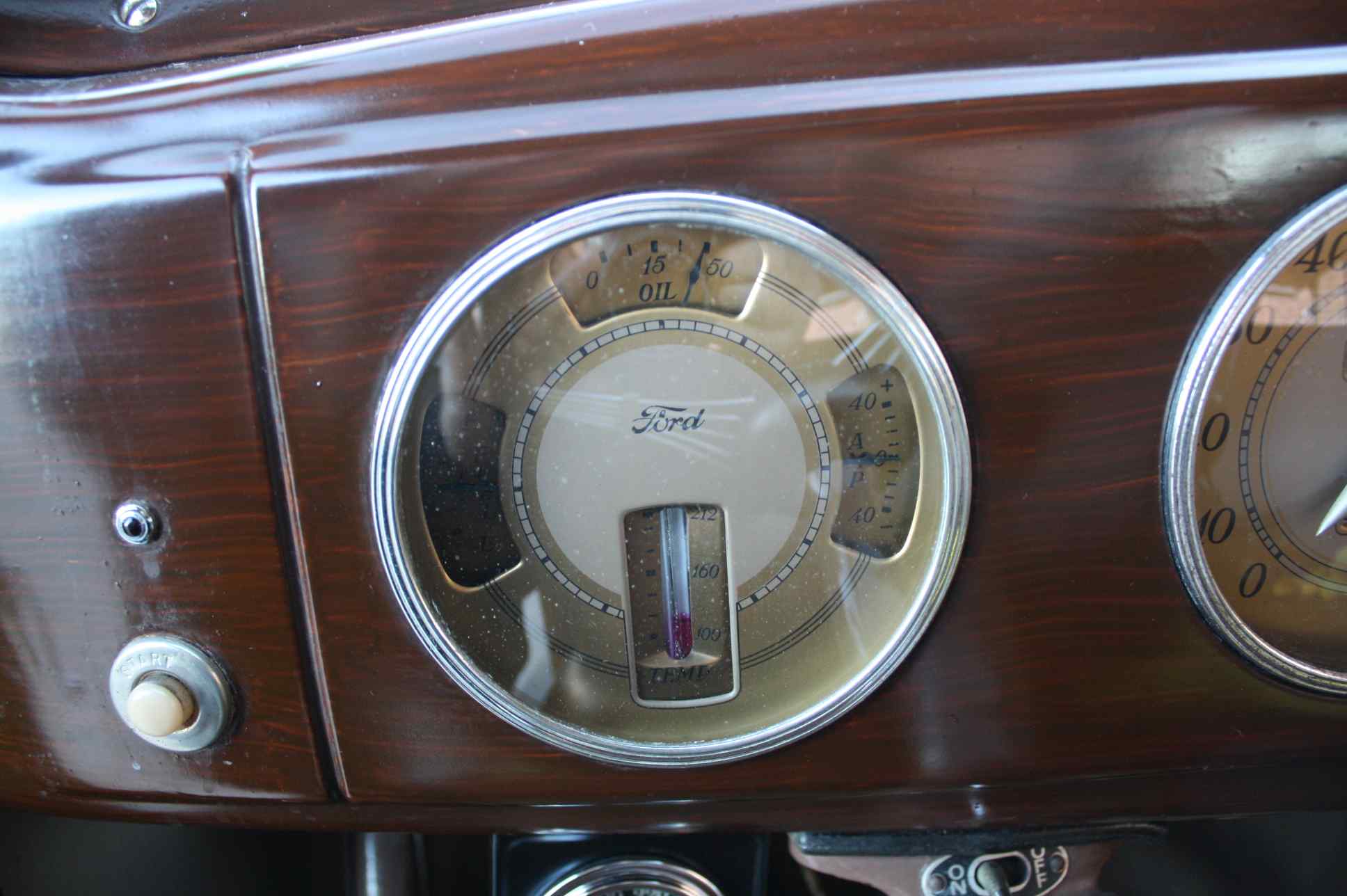 1938 Ford Woody Deluxe