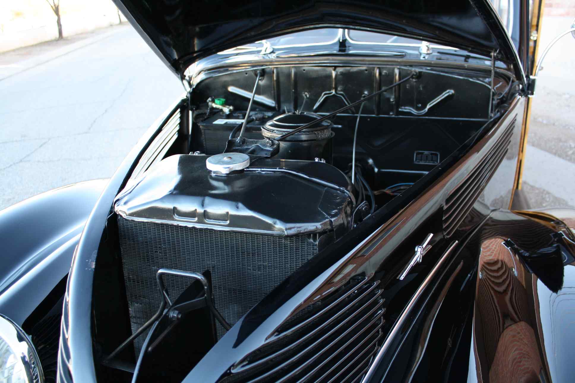 1938 Ford Woody Deluxe
