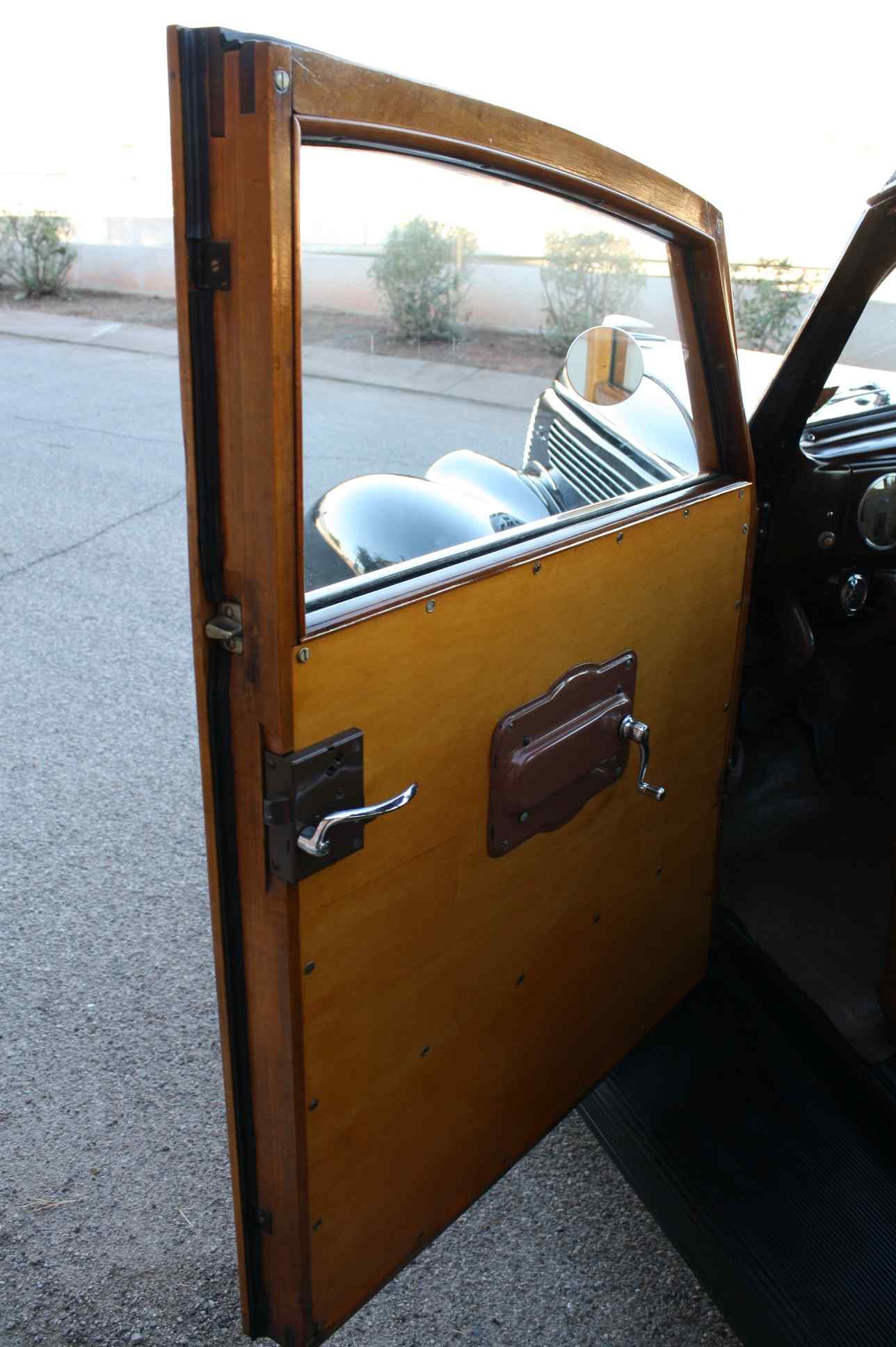 1938 Ford Woody Deluxe
