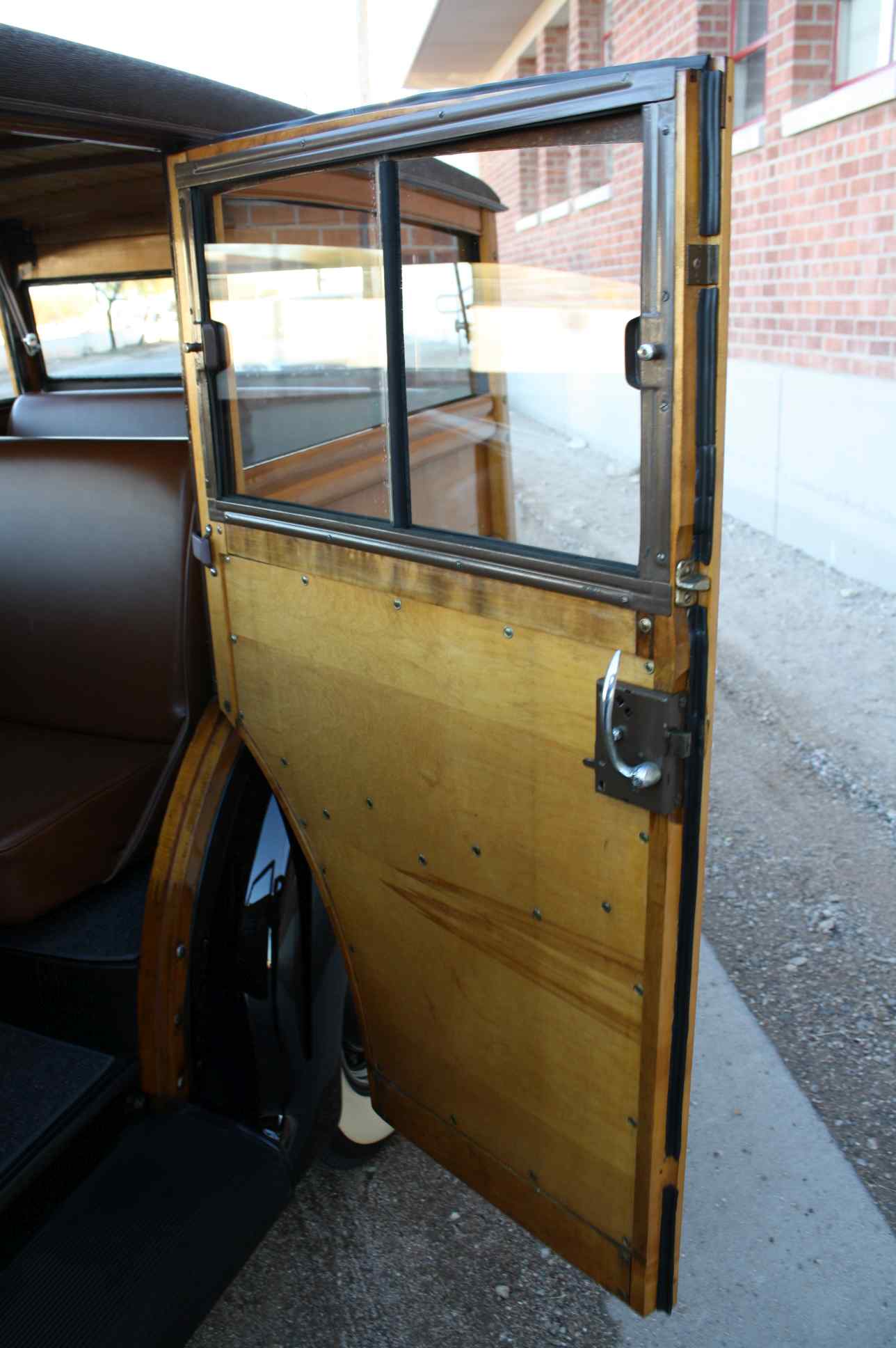 1938 Ford Woody Deluxe