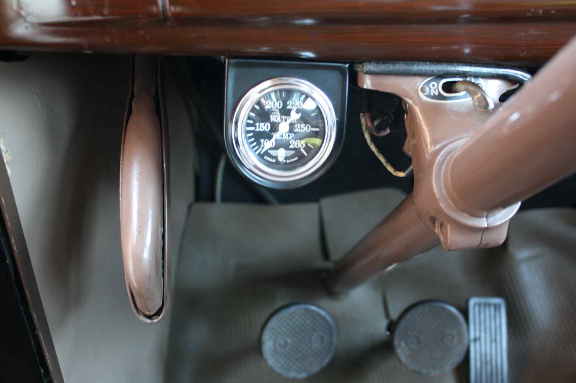 1938 Ford Woody Deluxe
