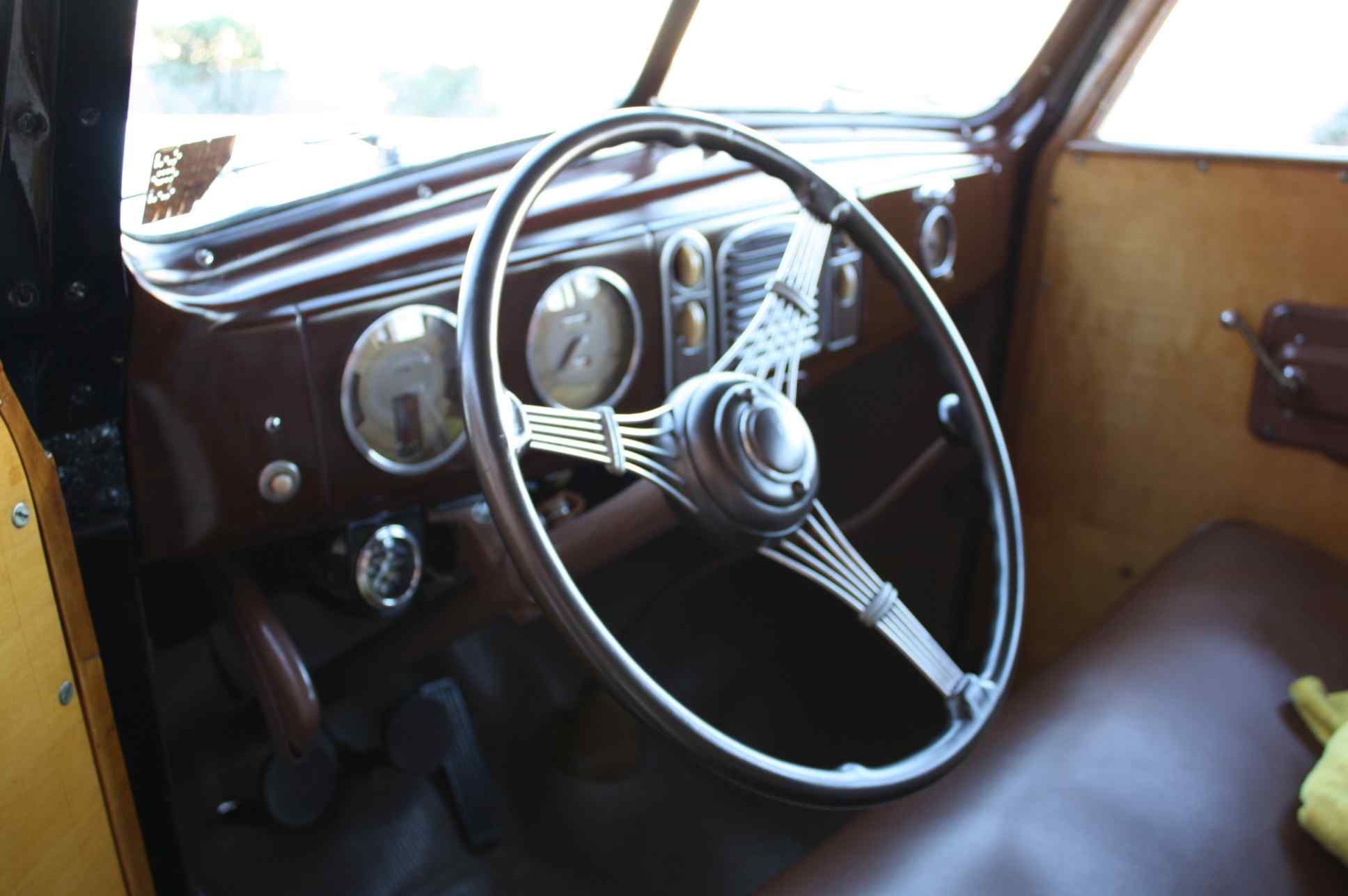 1938 Ford Woody Deluxe