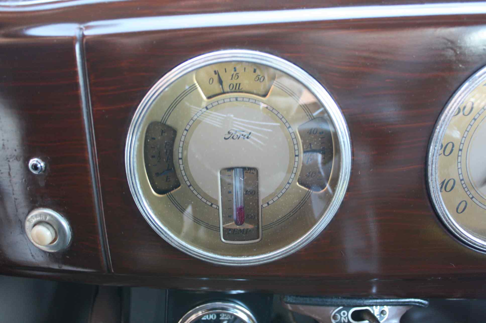 1938 Ford Woody Deluxe