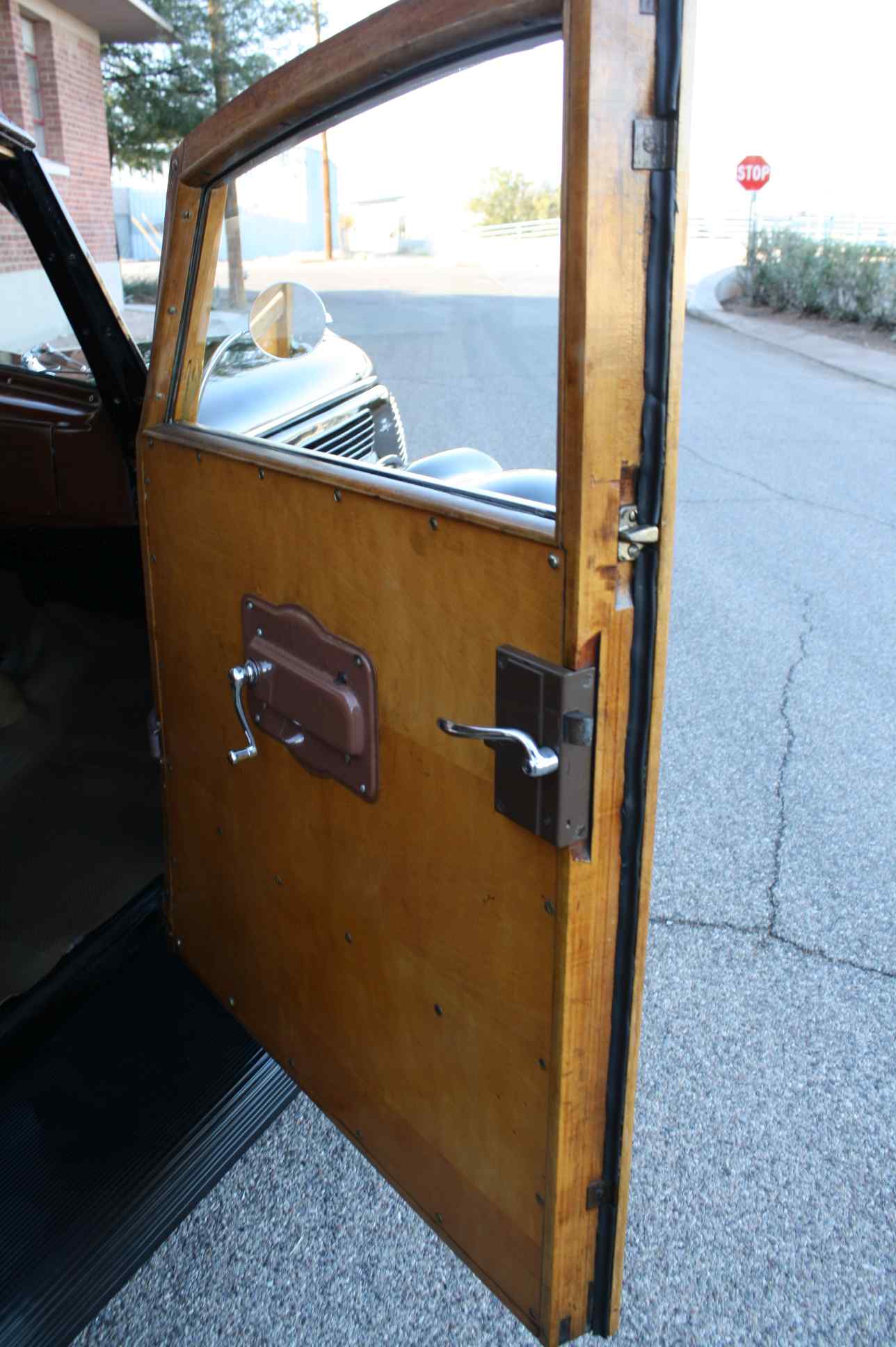 1938 Ford Woody Deluxe