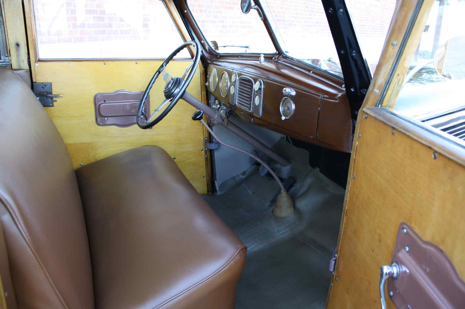 1938 Ford Woody Deluxe
