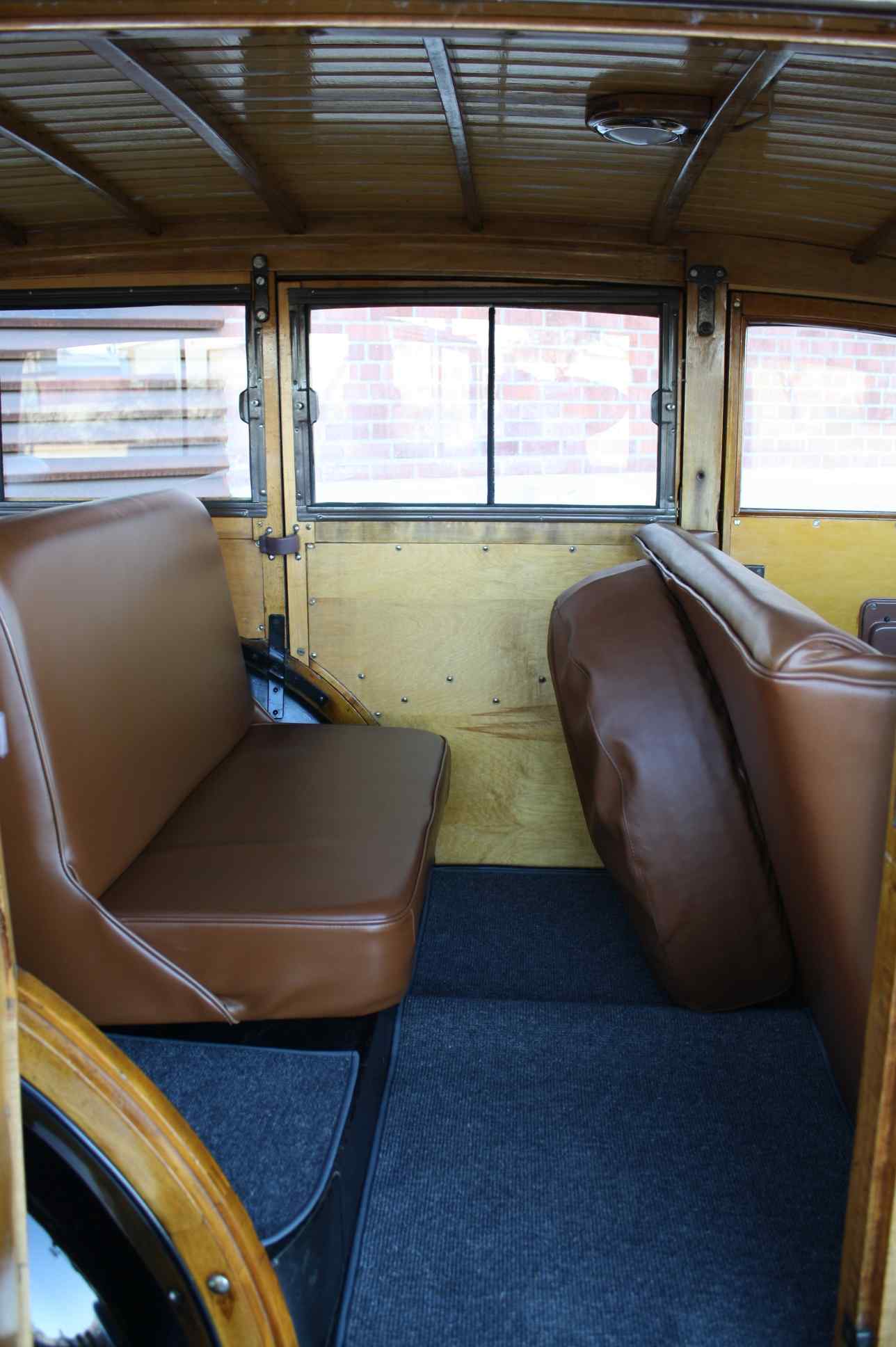 1938 Ford Woody Deluxe
