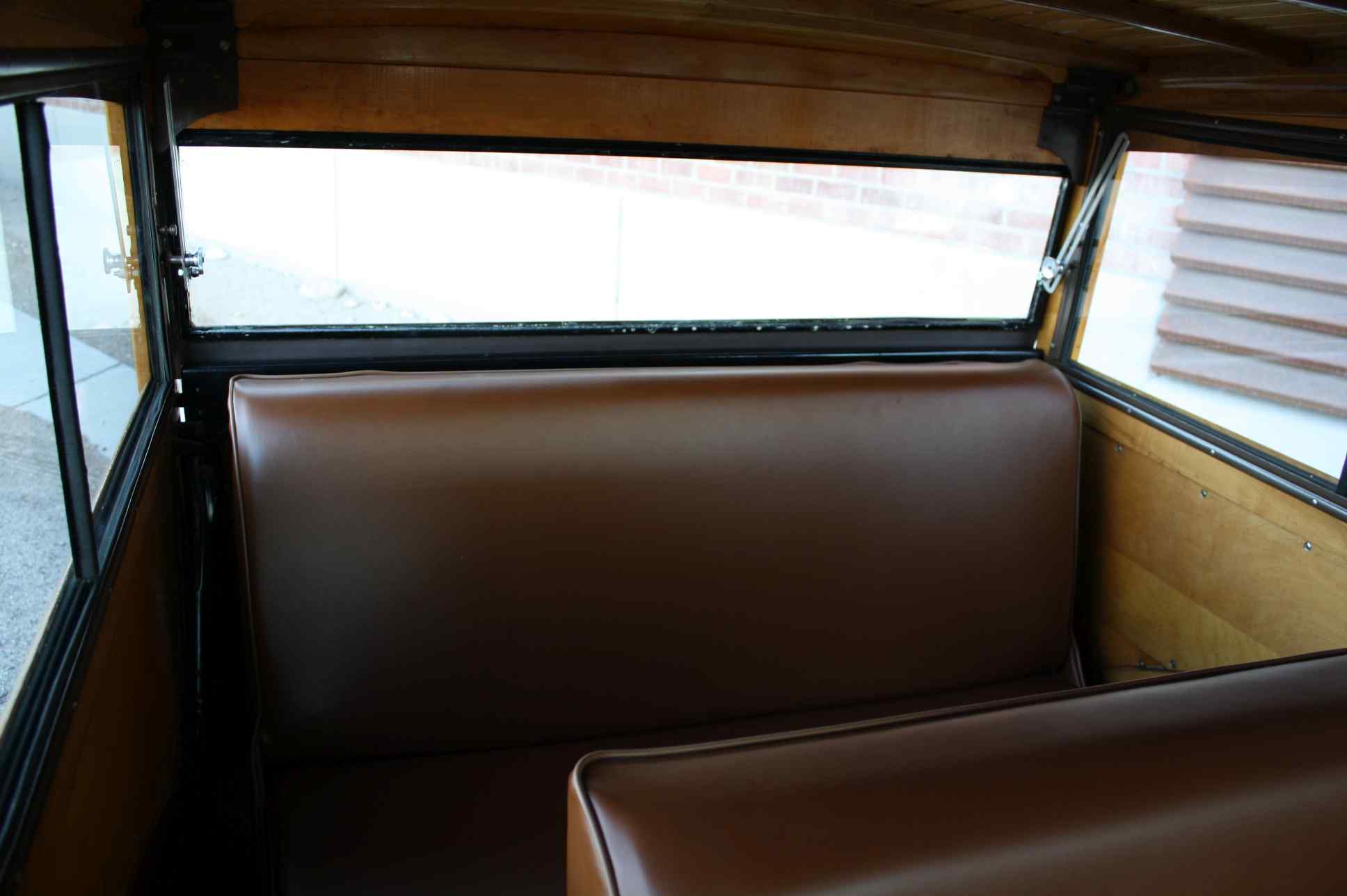 1938 Ford Woody Deluxe