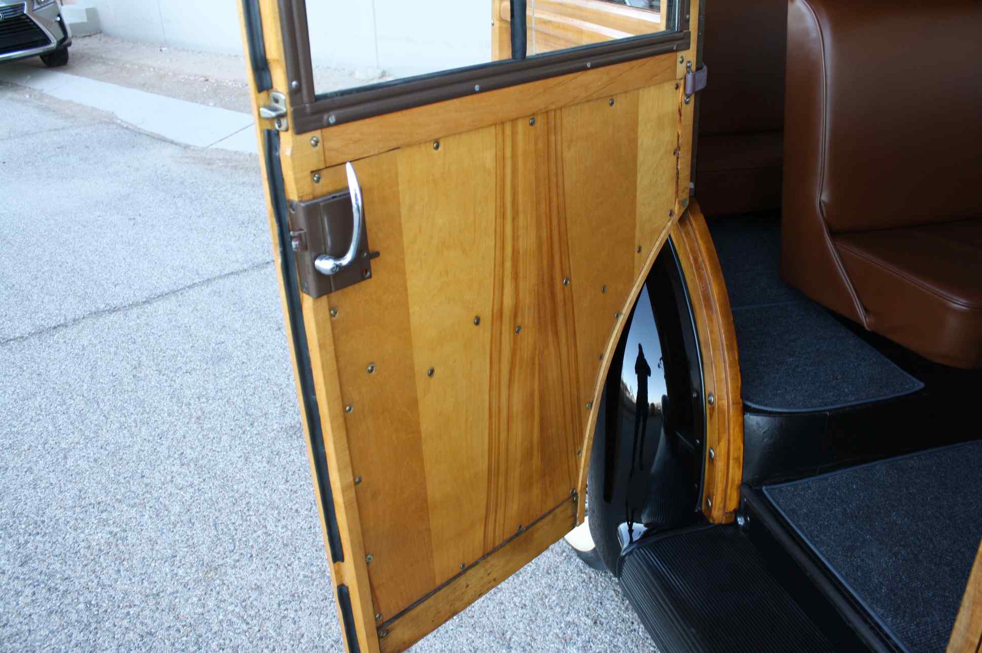1938 Ford Woody Deluxe