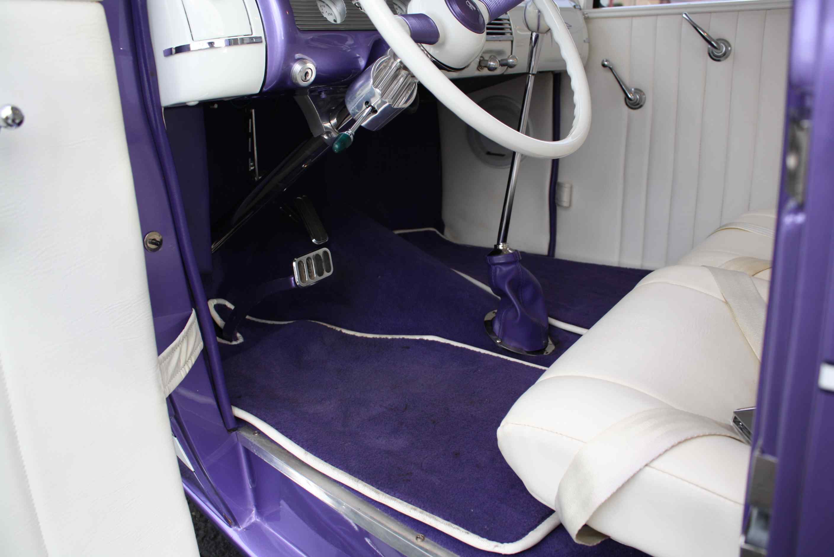 1932 Ford 5 window Coupe