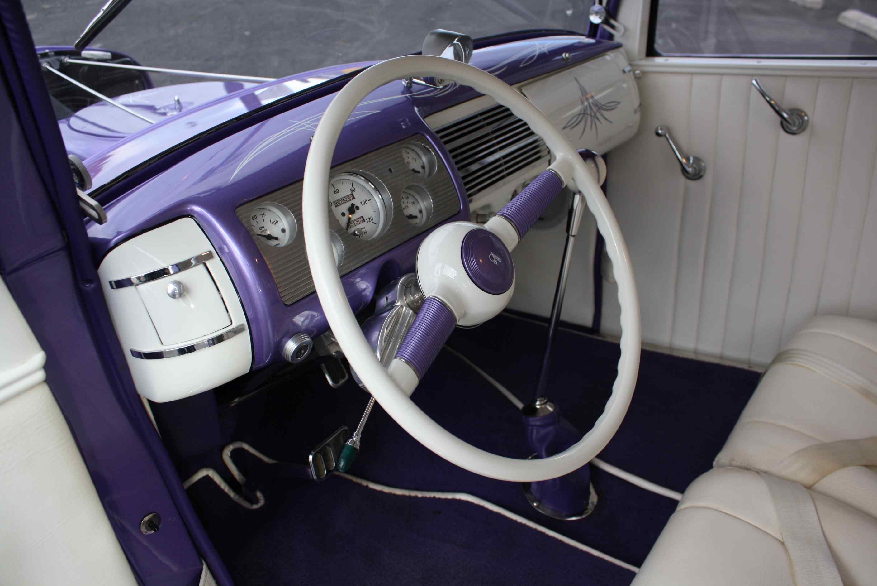 1932 Ford 5 window Coupe