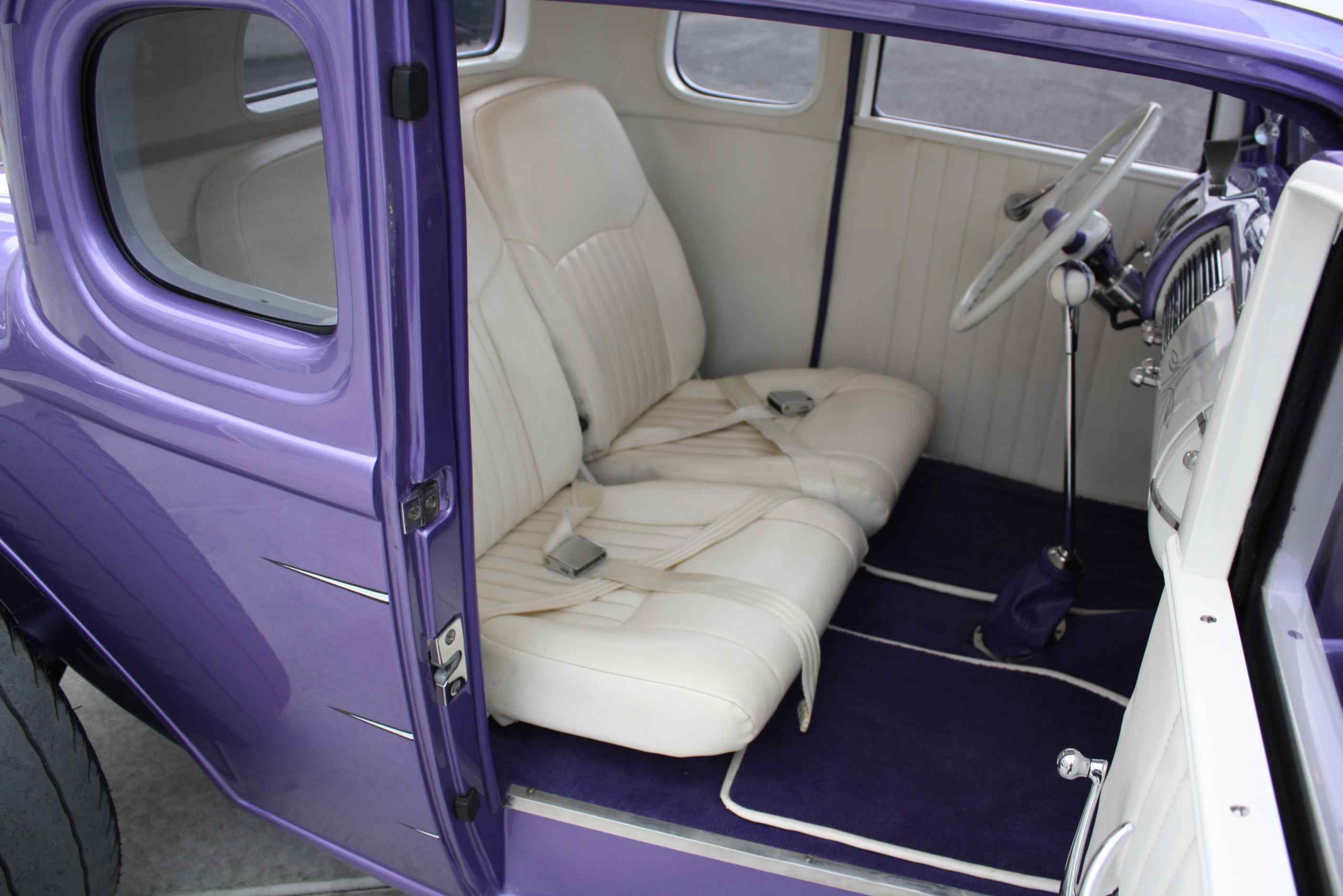 1932 Ford 5 window Coupe