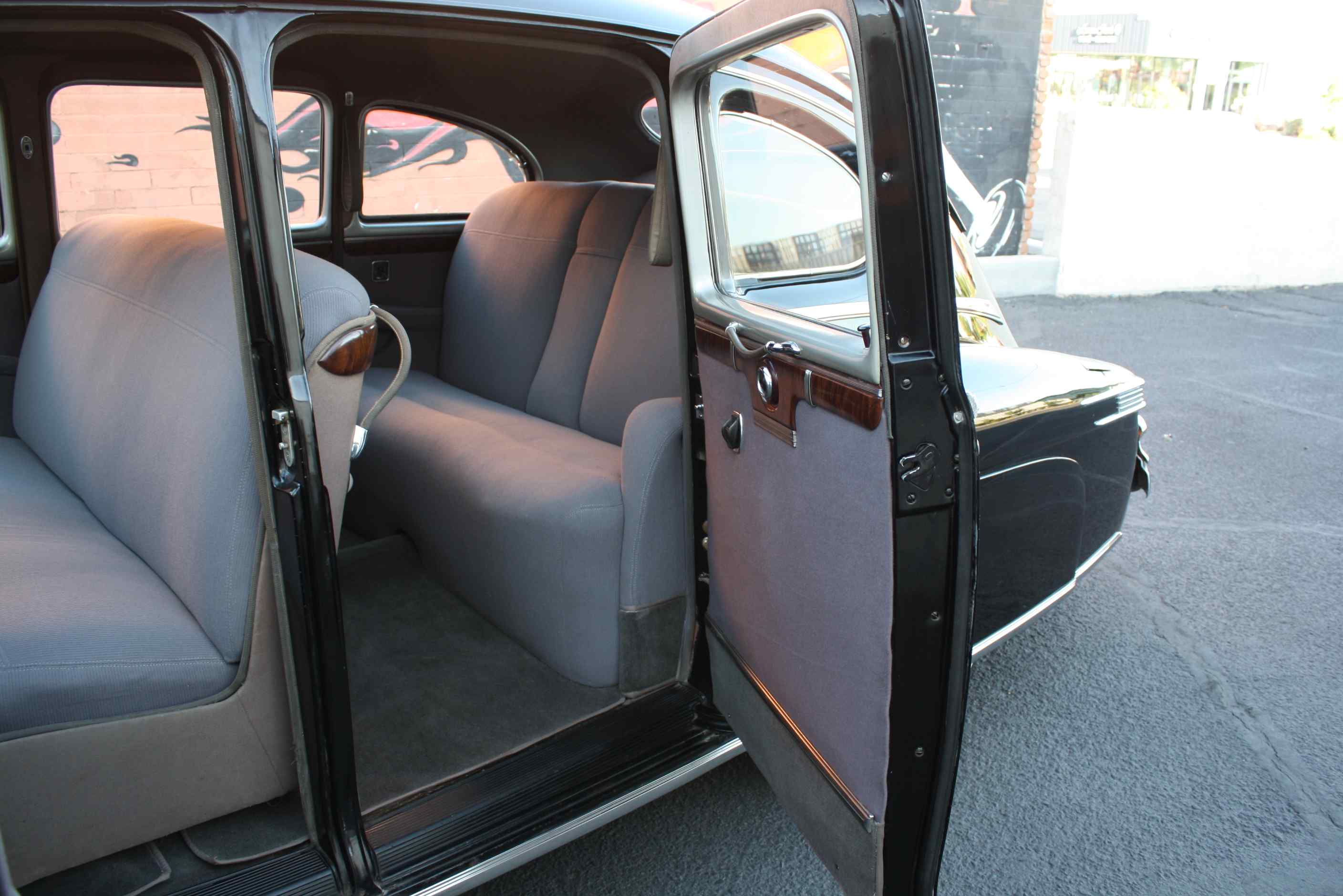 1947 Lincoln Town Car V12 Sedan