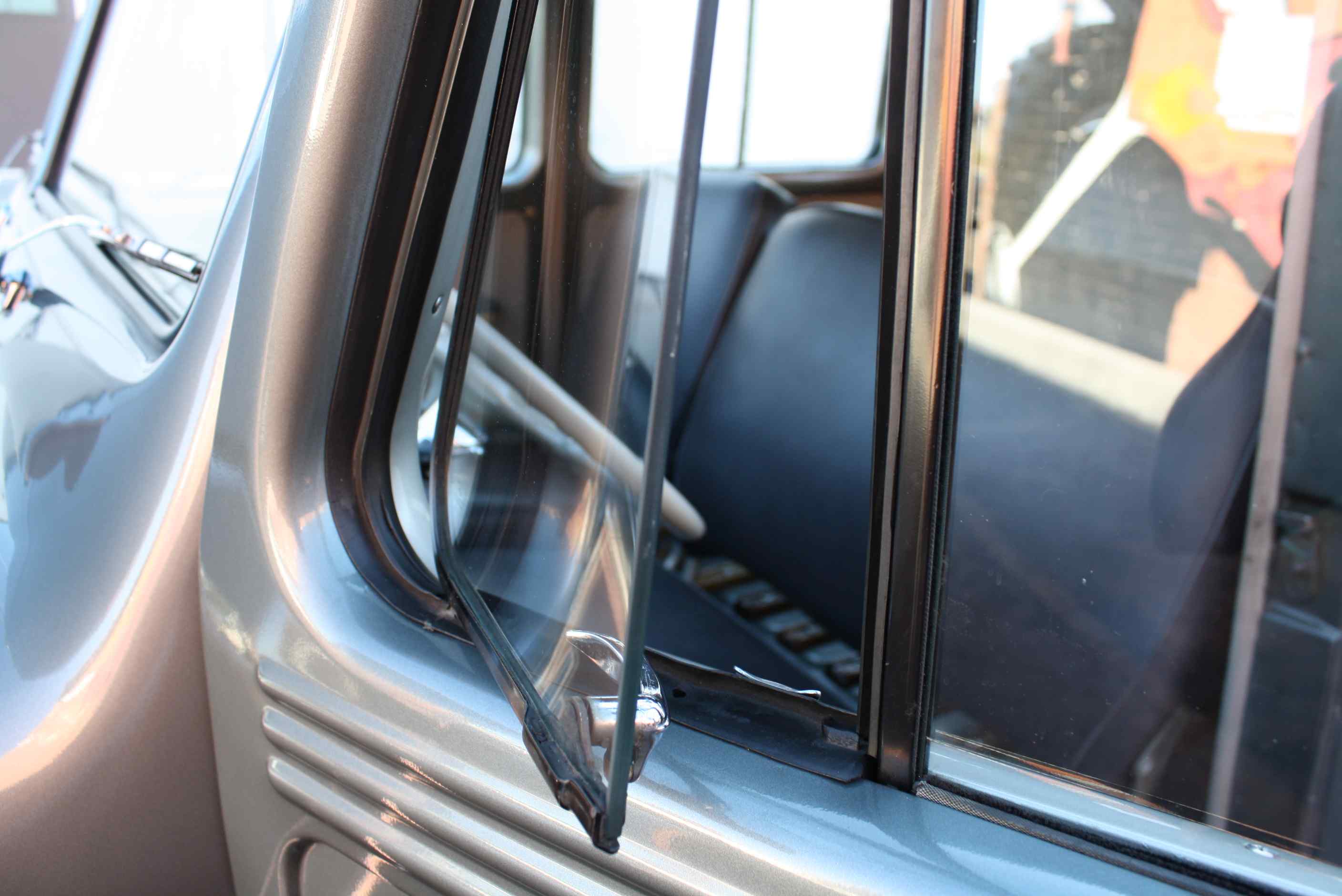 1953 Willys Wagon 4×4.