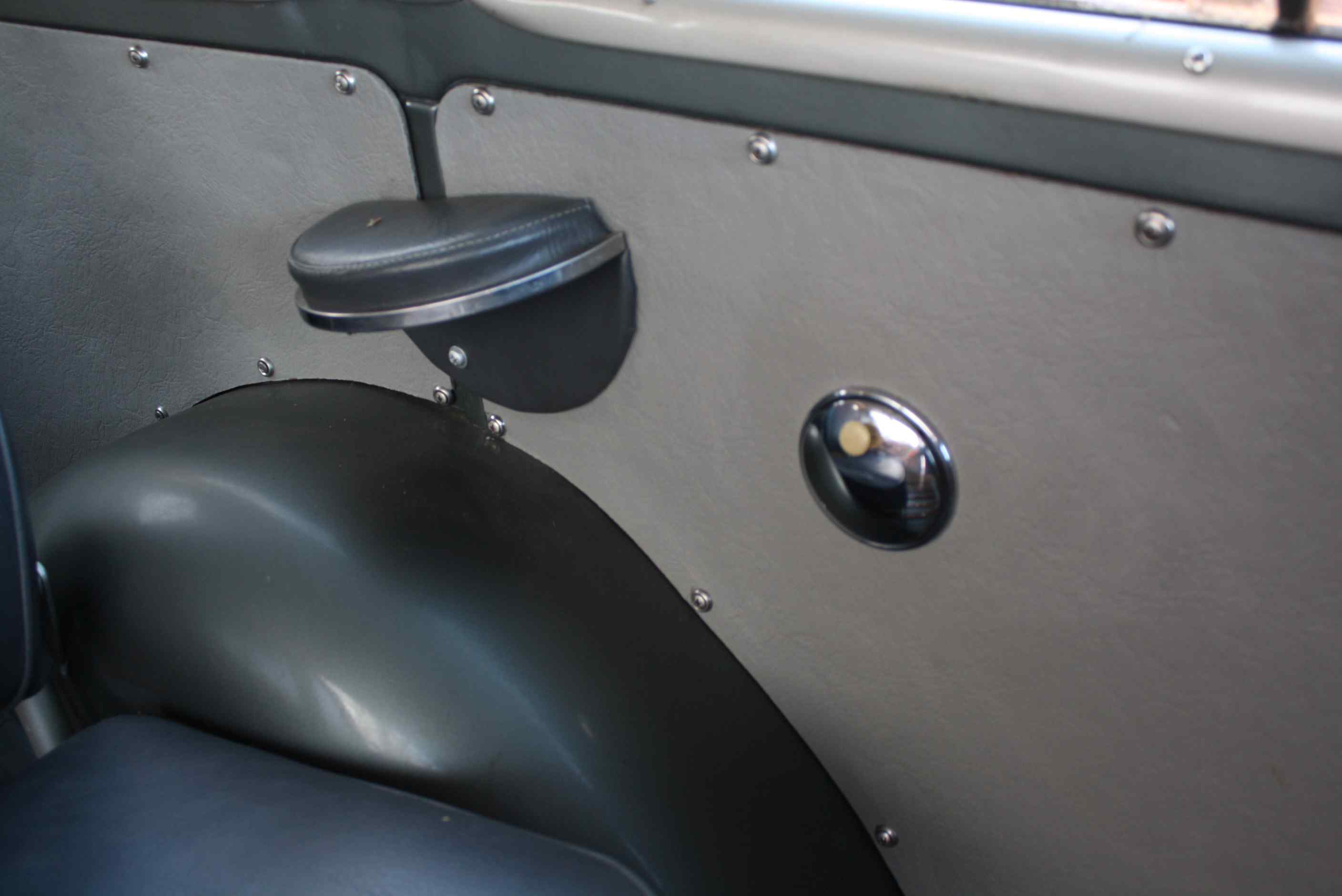 1953 Willys Wagon 4×4.
