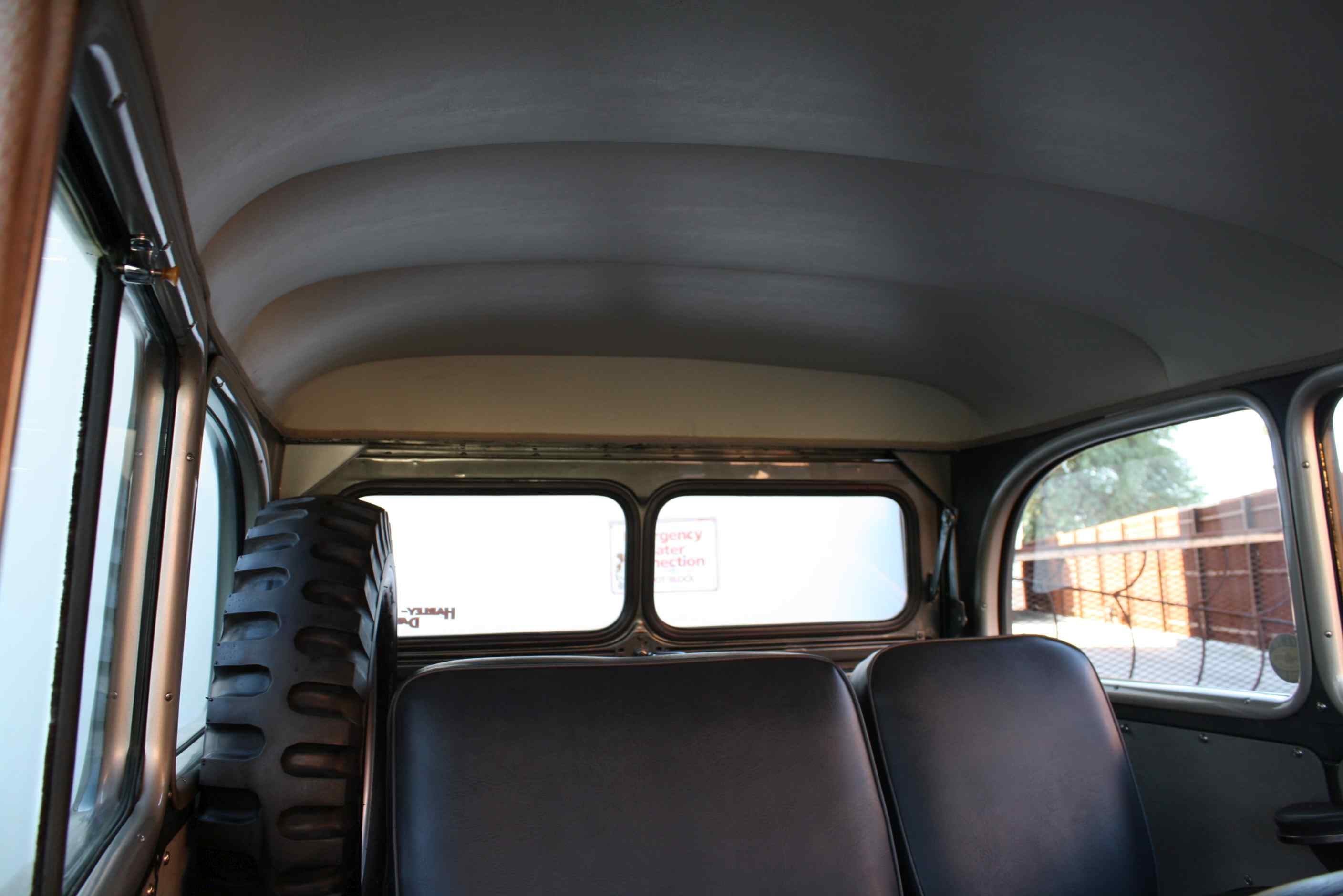 1953 Willys Wagon 4×4.