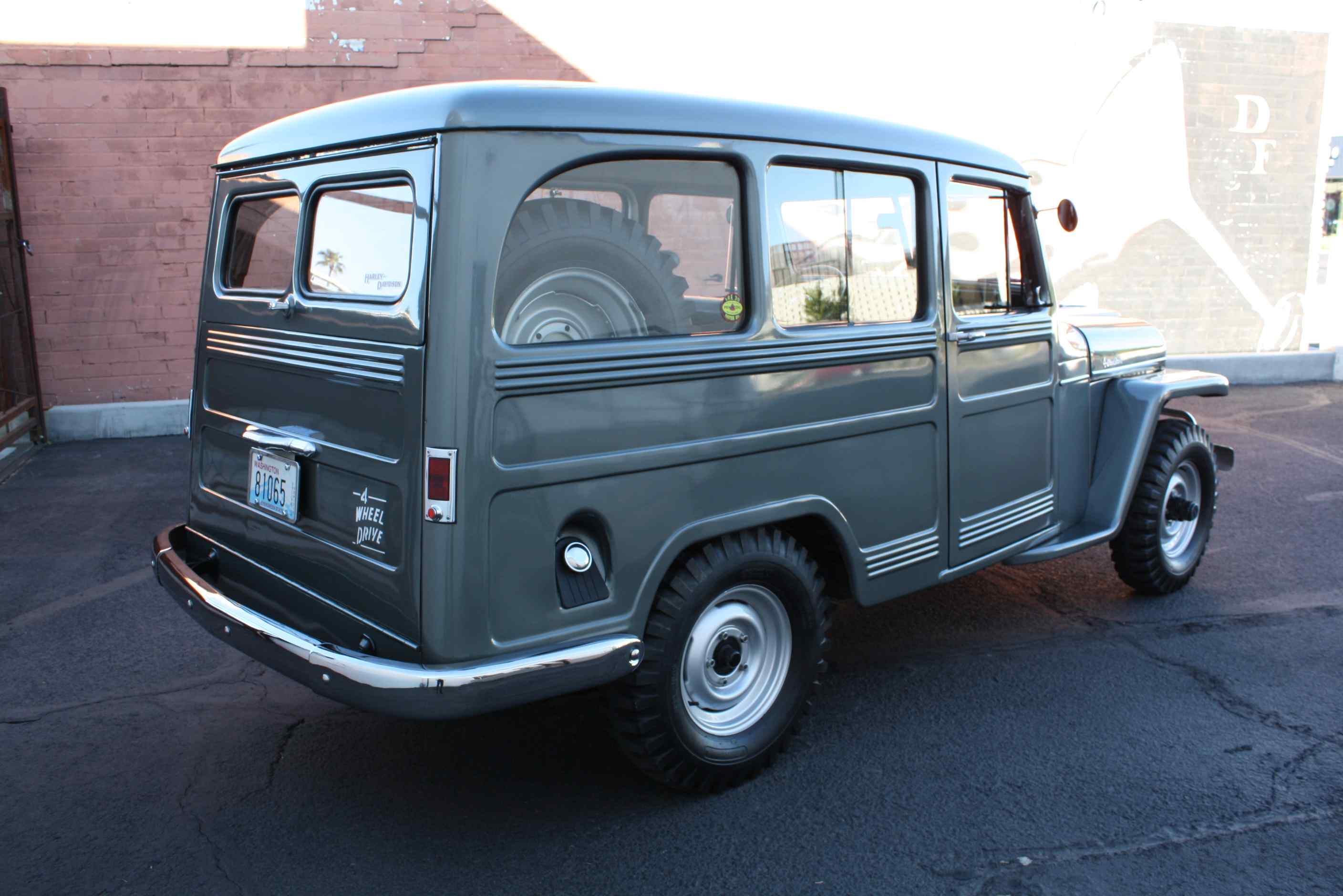 1953 Willys Wagon 4×4.