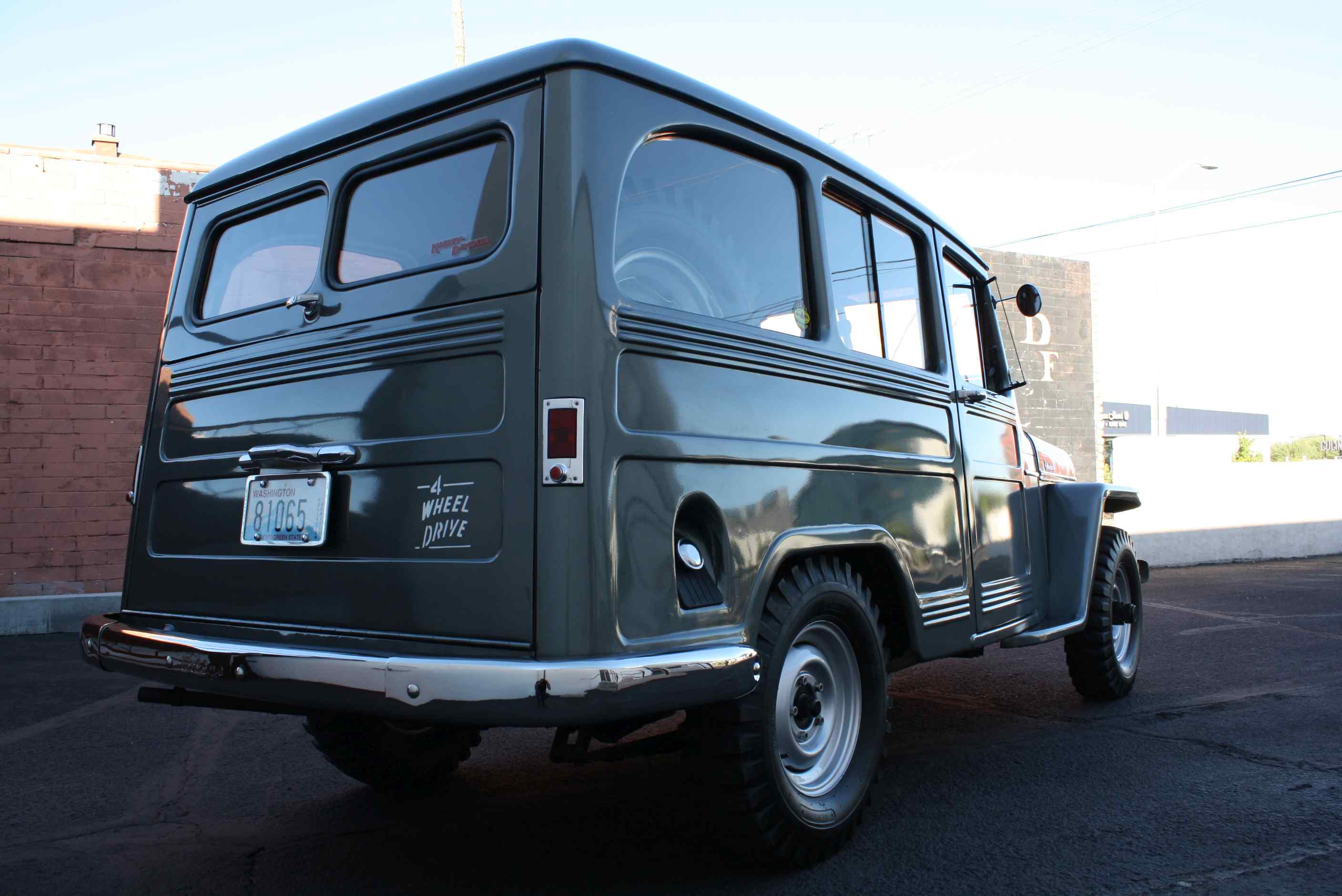 1953 Willys Wagon 4×4.