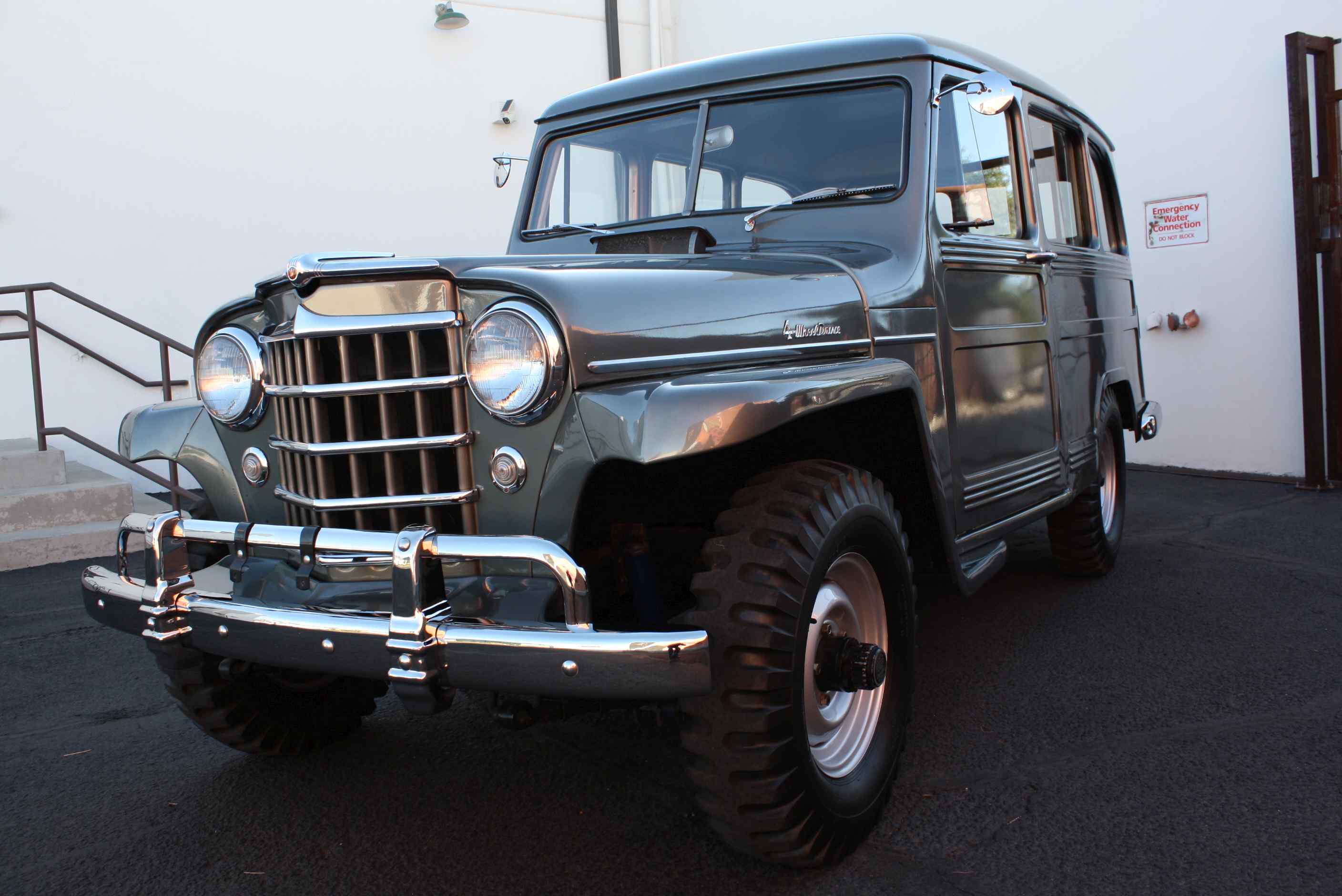 1953 Willys Wagon 4×4.