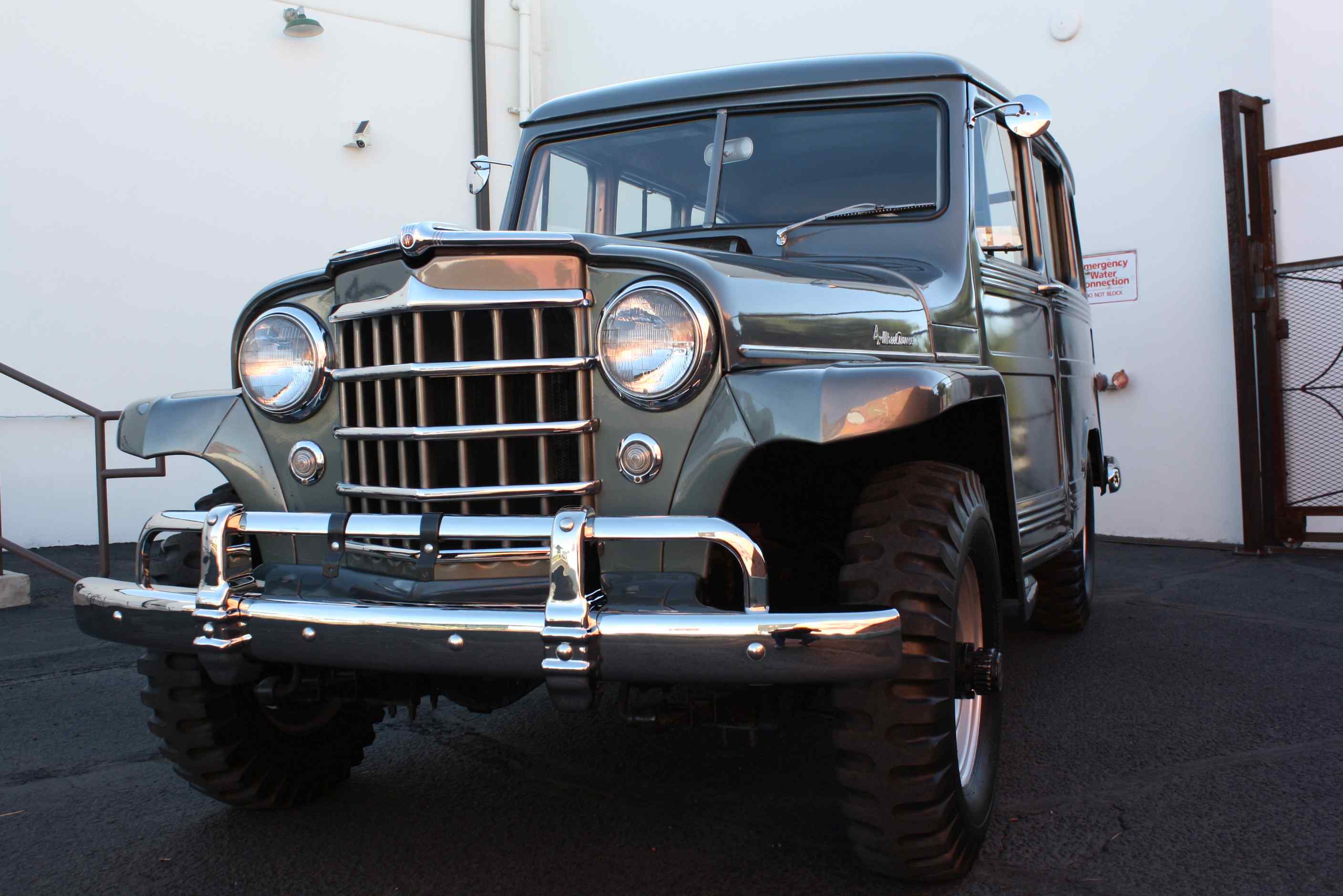 1953 Willys Wagon 4×4.