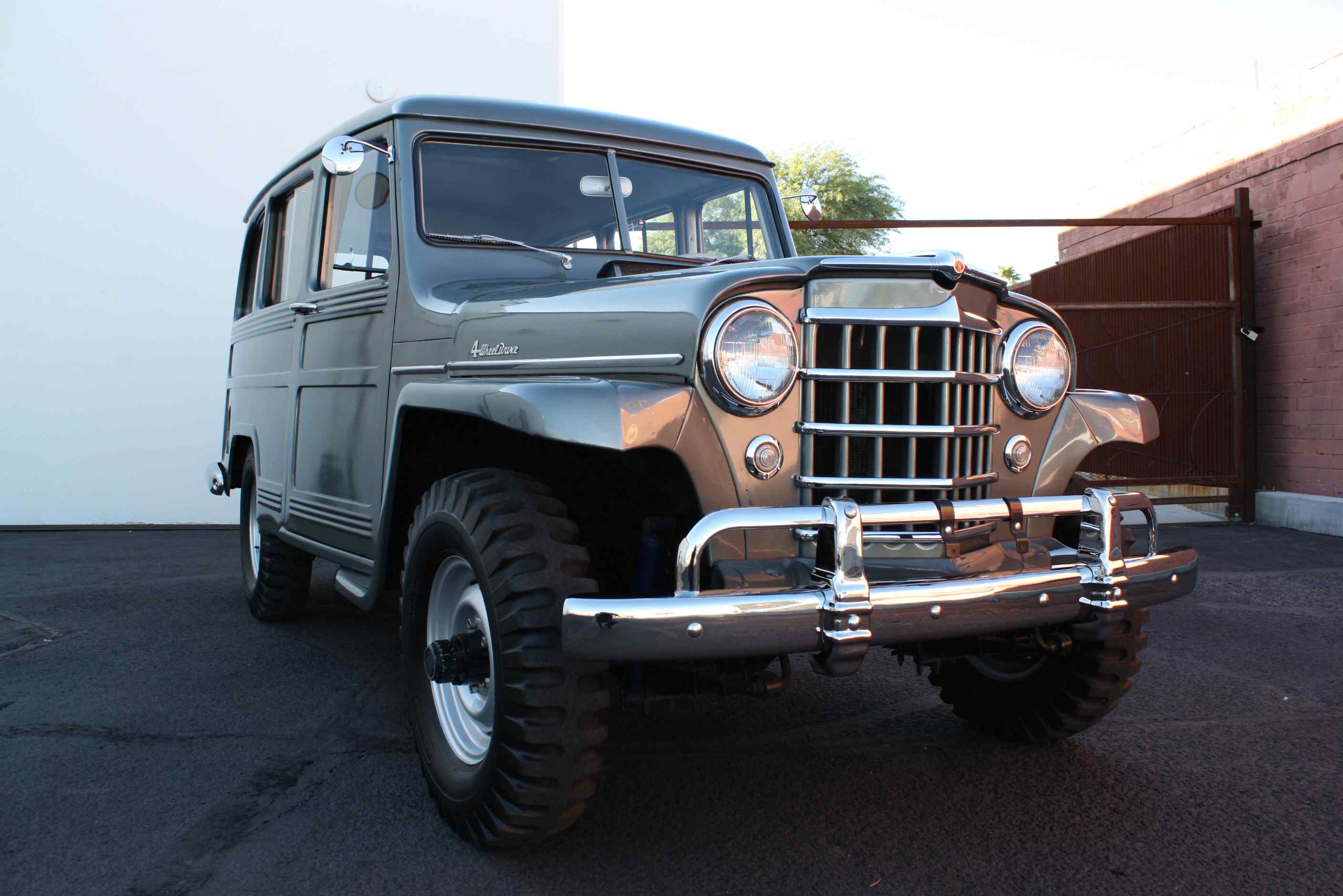 1953 Willys Wagon 4×4.