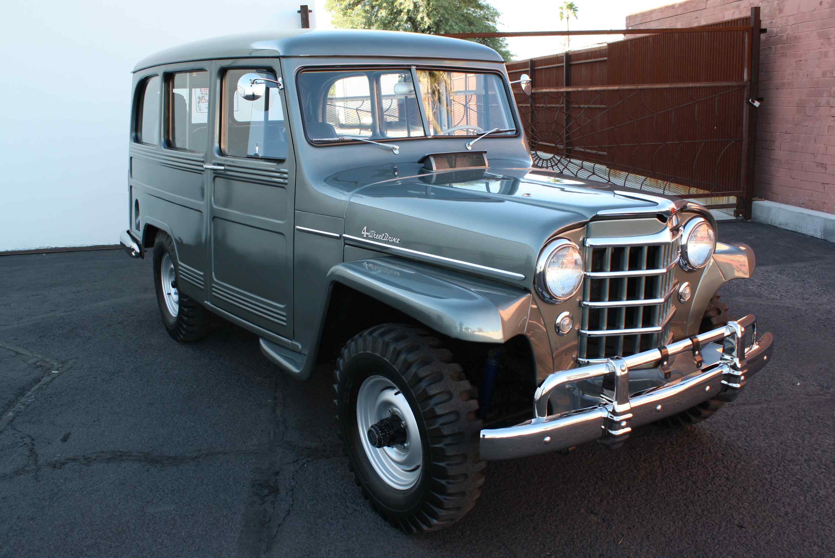 1953 Willys Wagon 4×4.