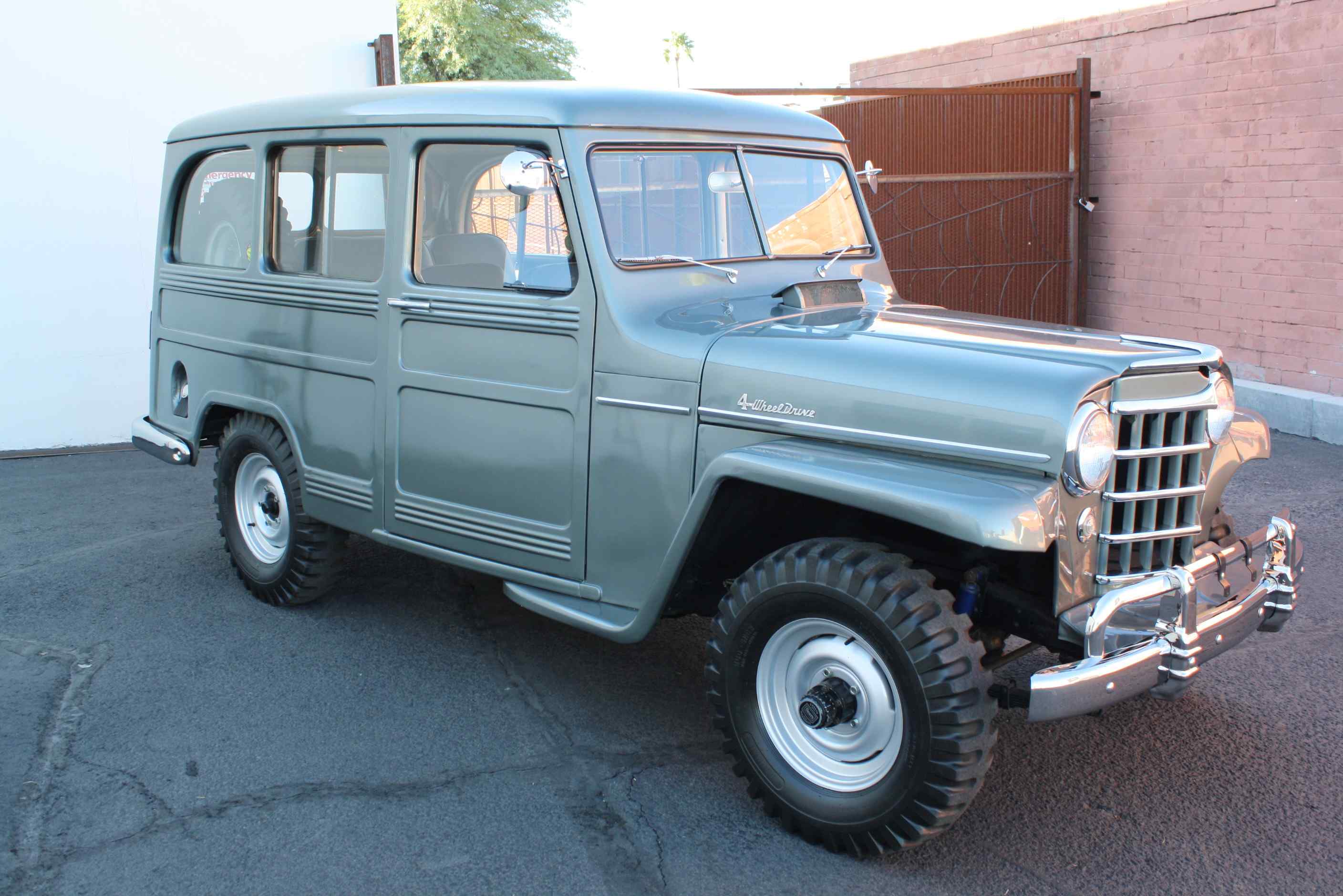 1953 Willys Wagon 4×4.