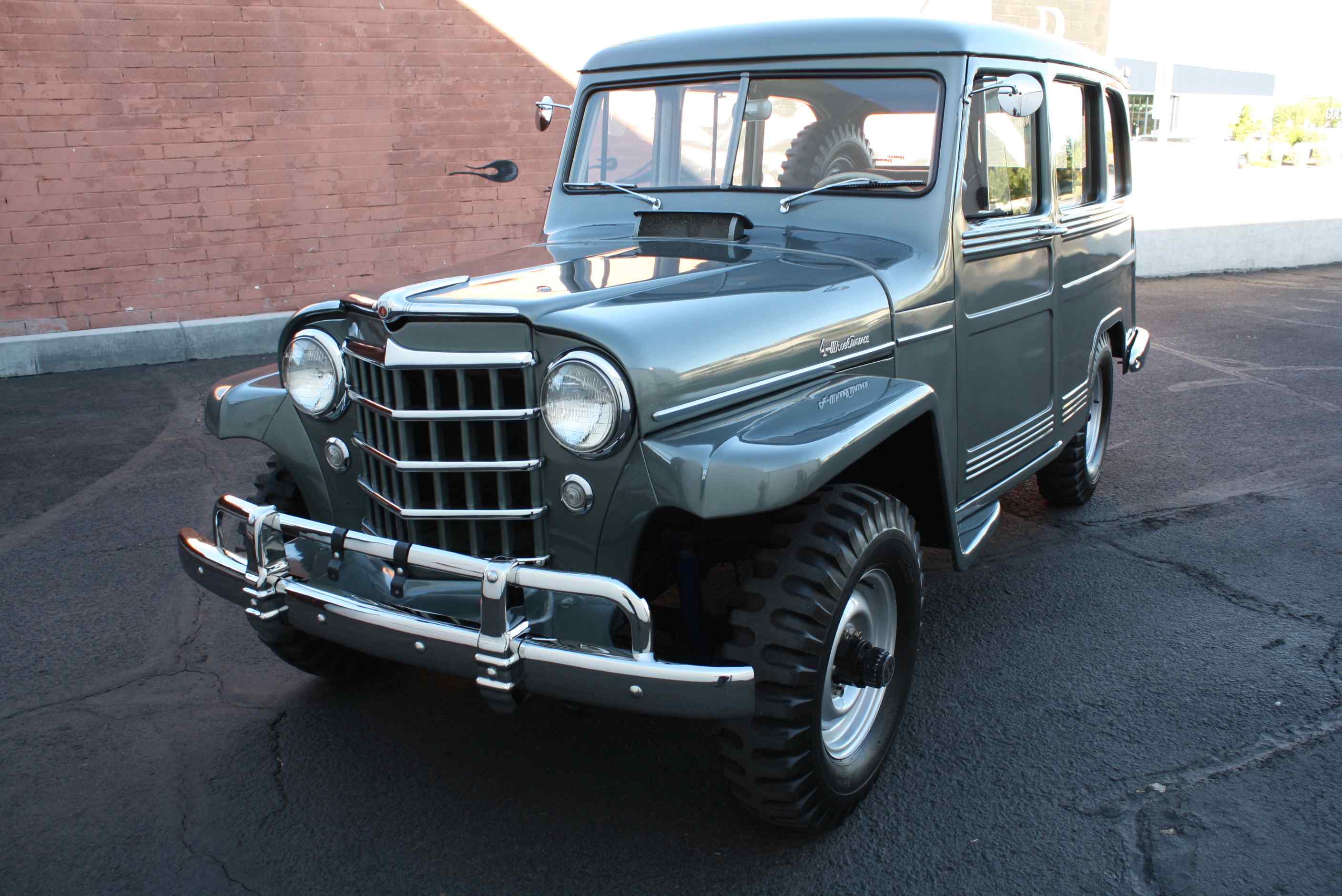 1953 Willys Wagon 4×4.