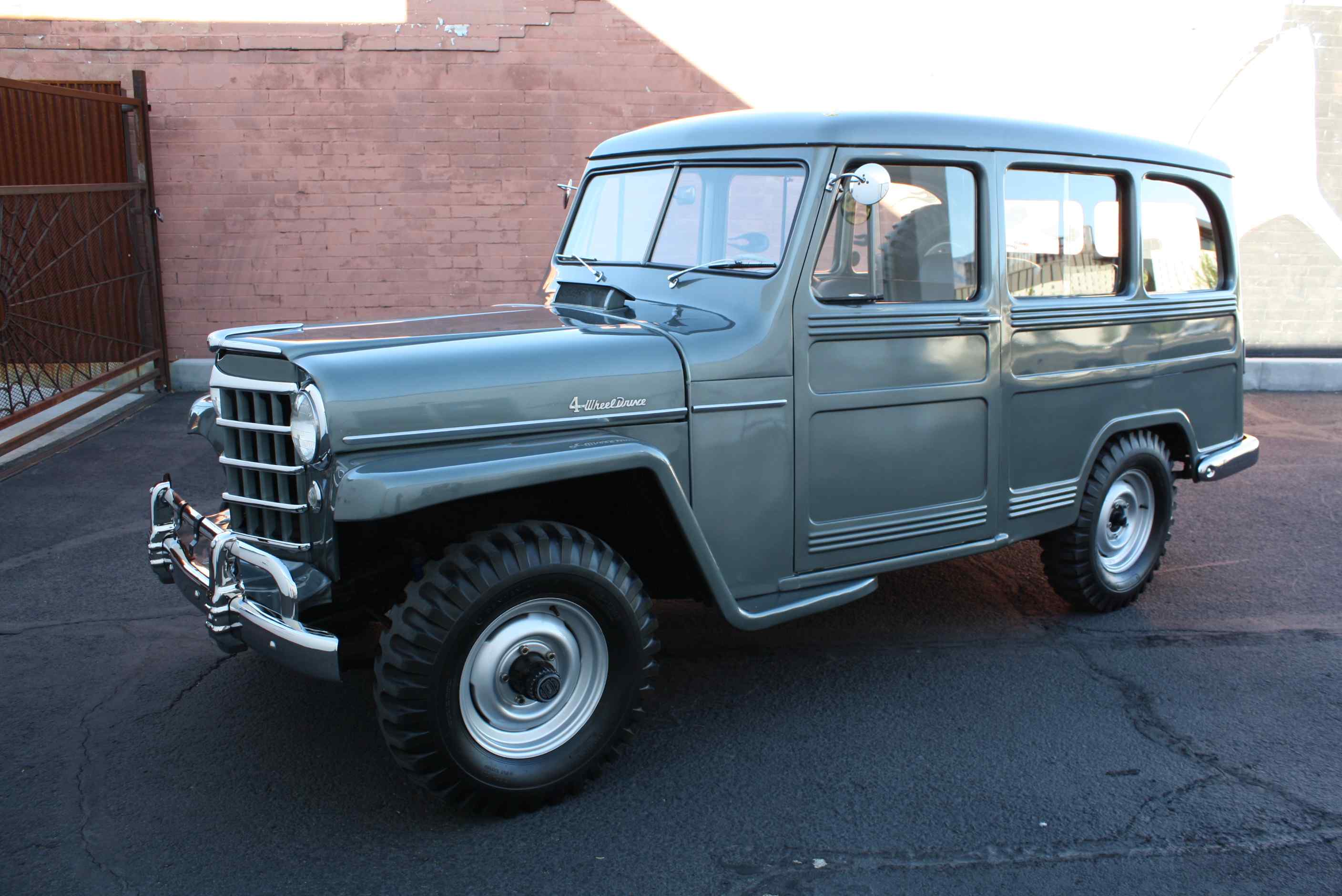 1953 Willys Wagon 4×4.