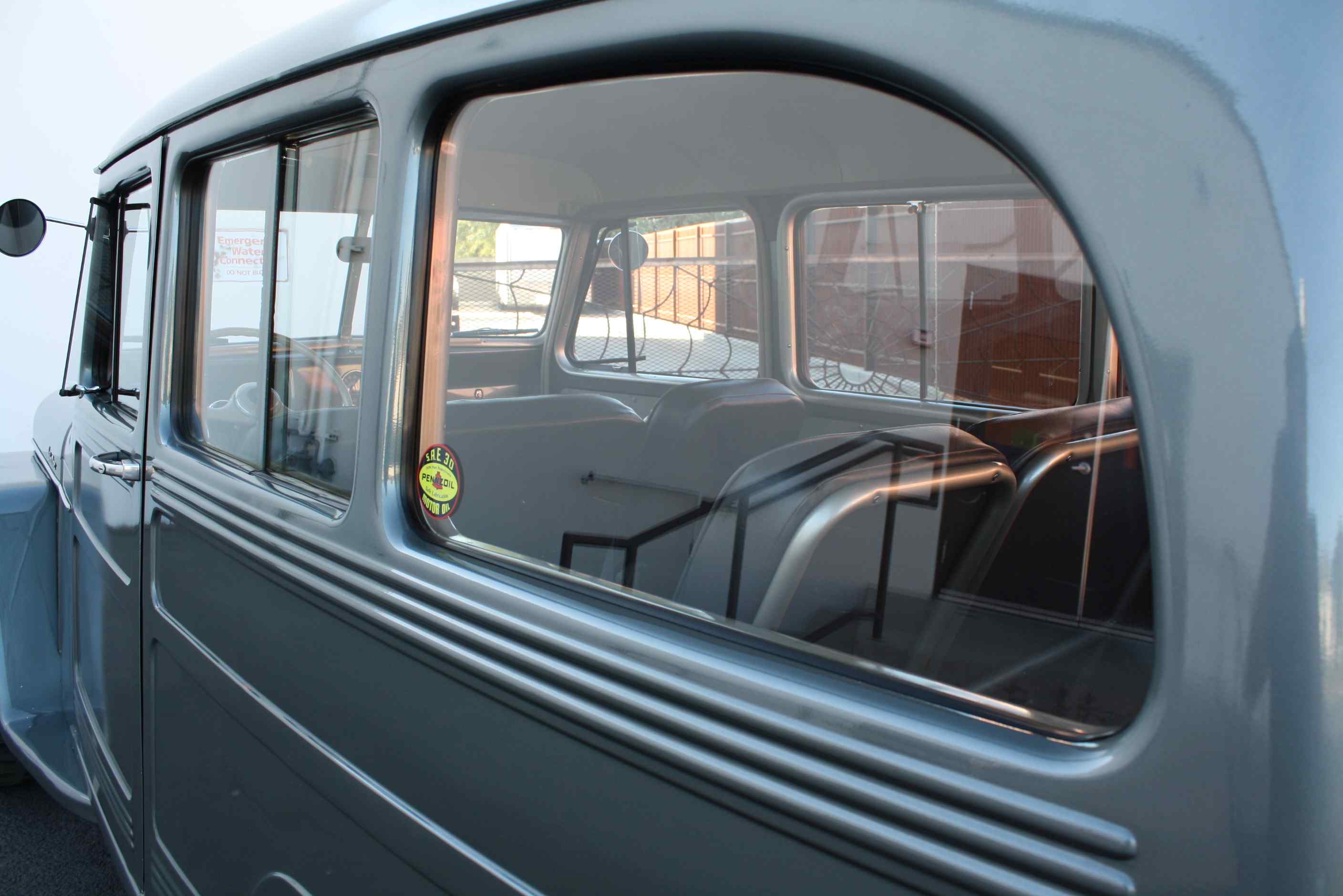 1953 Willys Wagon 4×4.