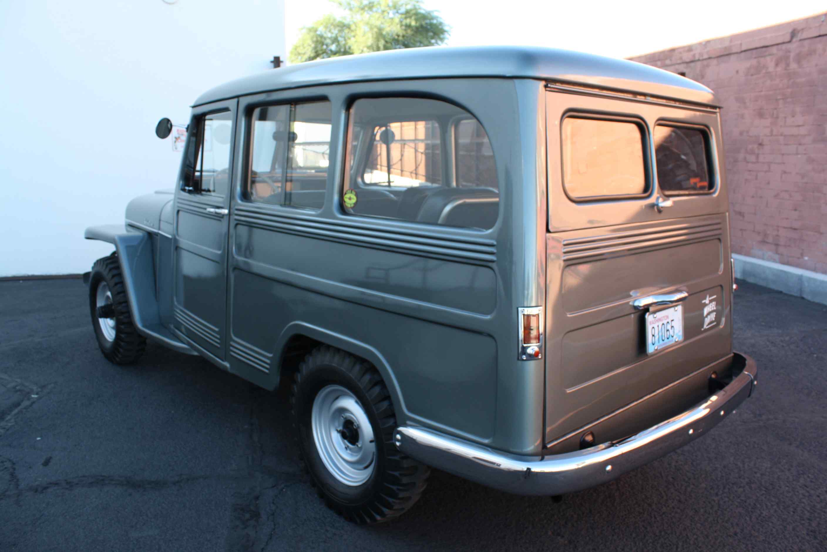 1953 Willys Wagon 4×4.