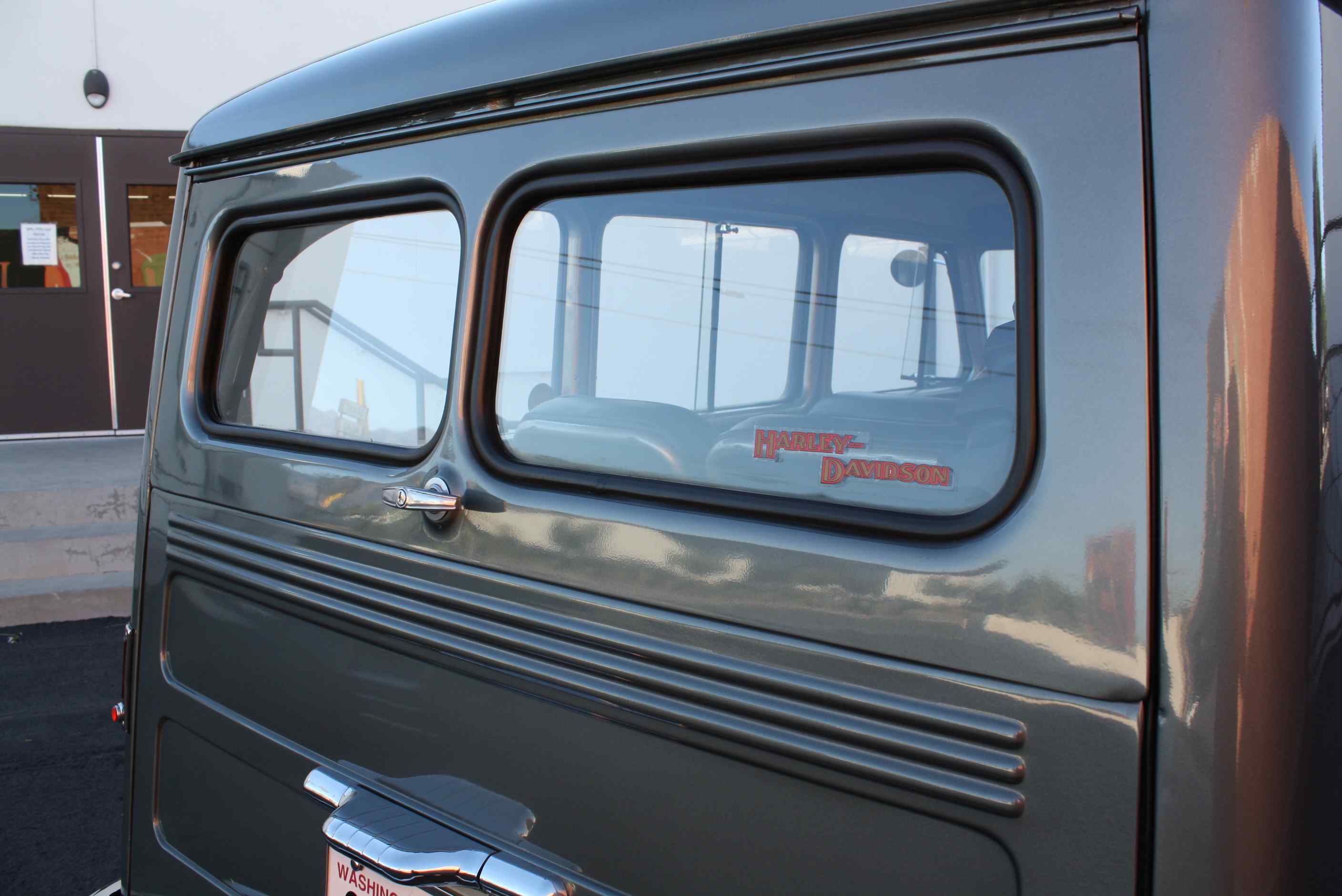 1953 Willys Wagon 4×4.