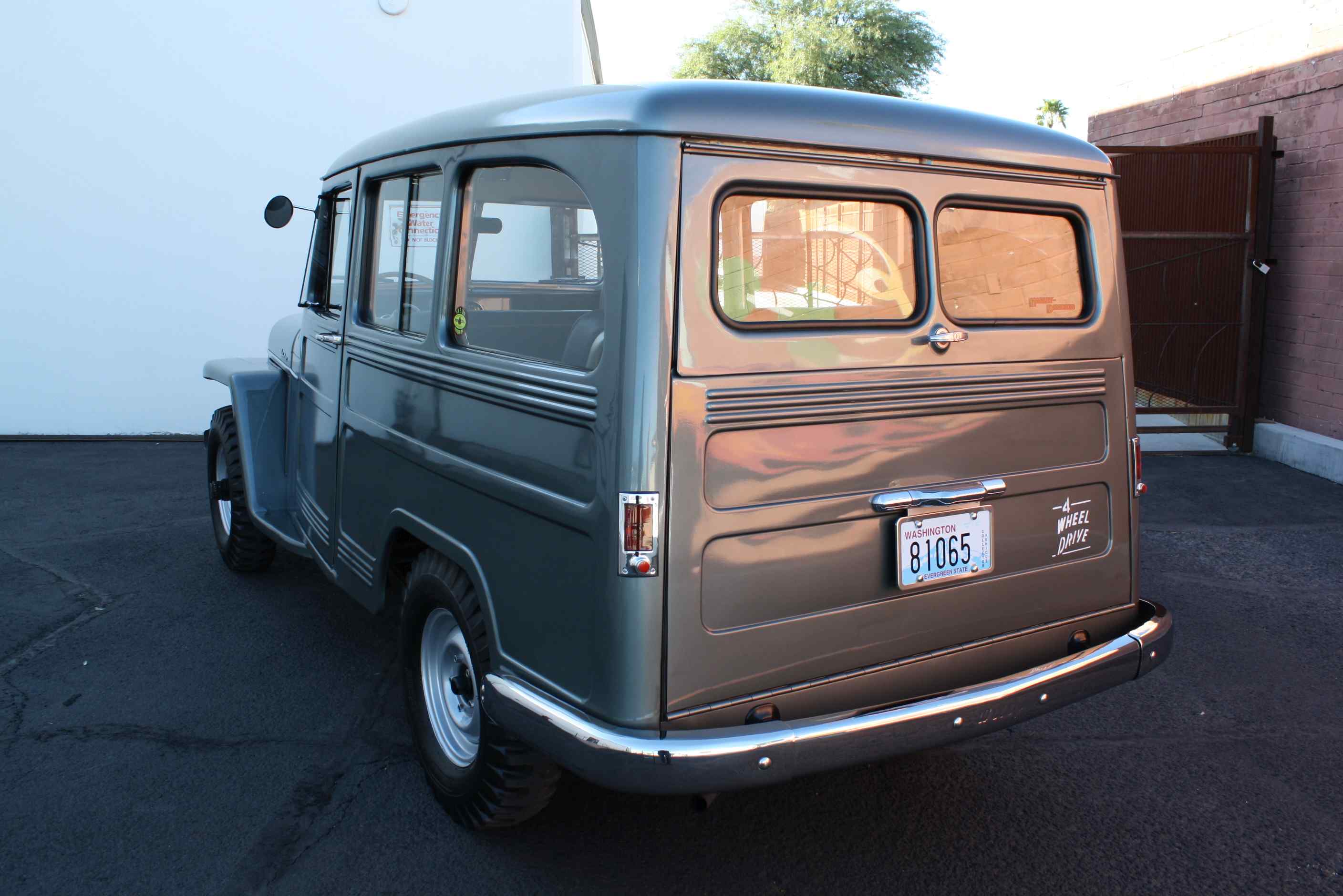 1953 Willys Wagon 4×4.