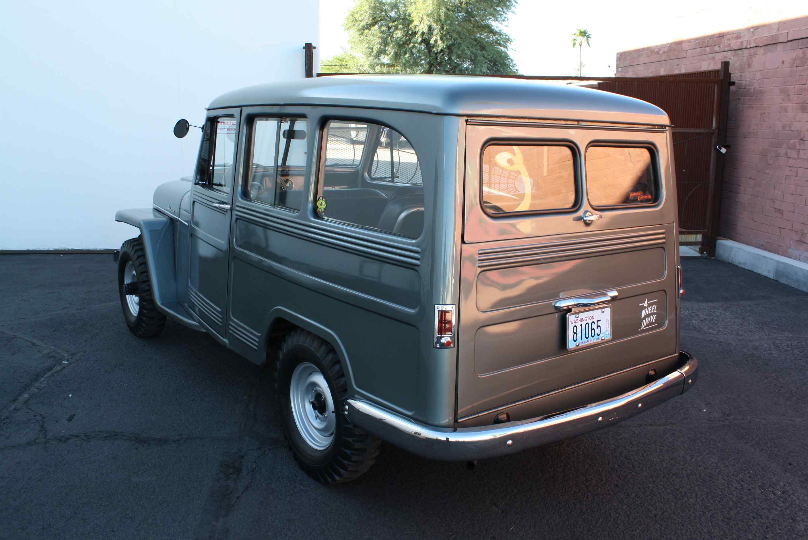 1953 Willys Wagon 4×4.