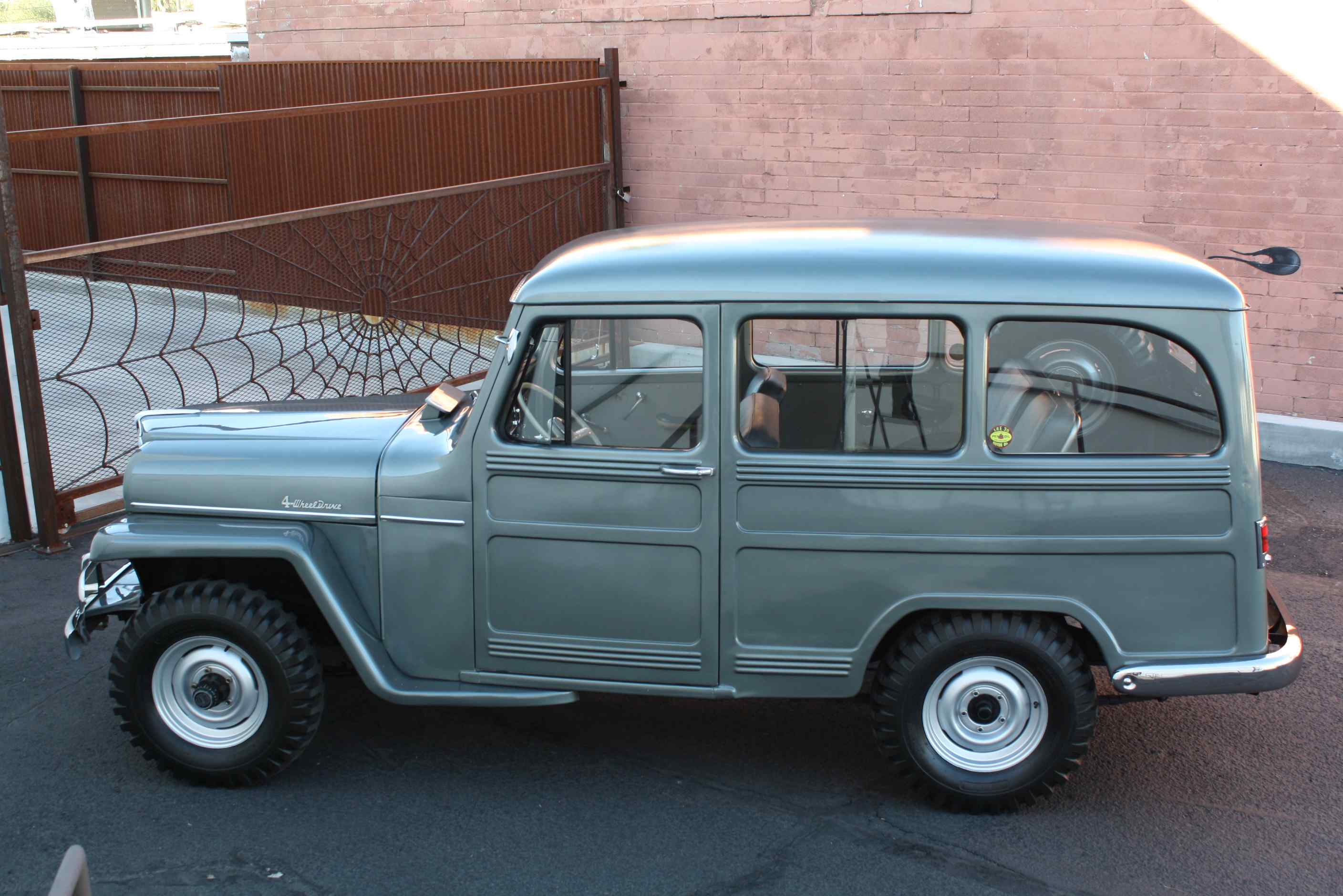 1953 Willys Wagon 4×4.
