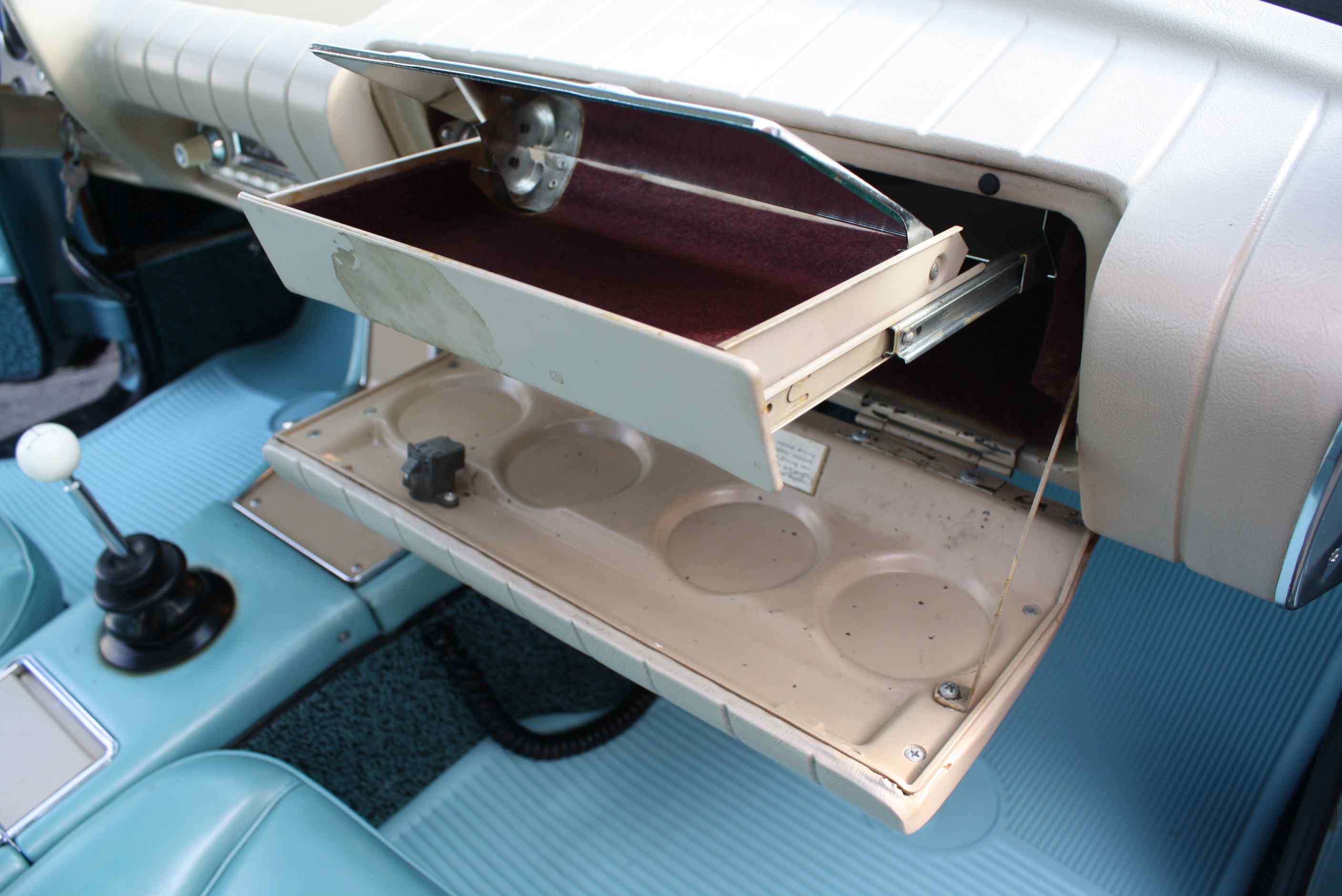 1963 Studebaker R2 Factory Supercharged 4 Speed manual.