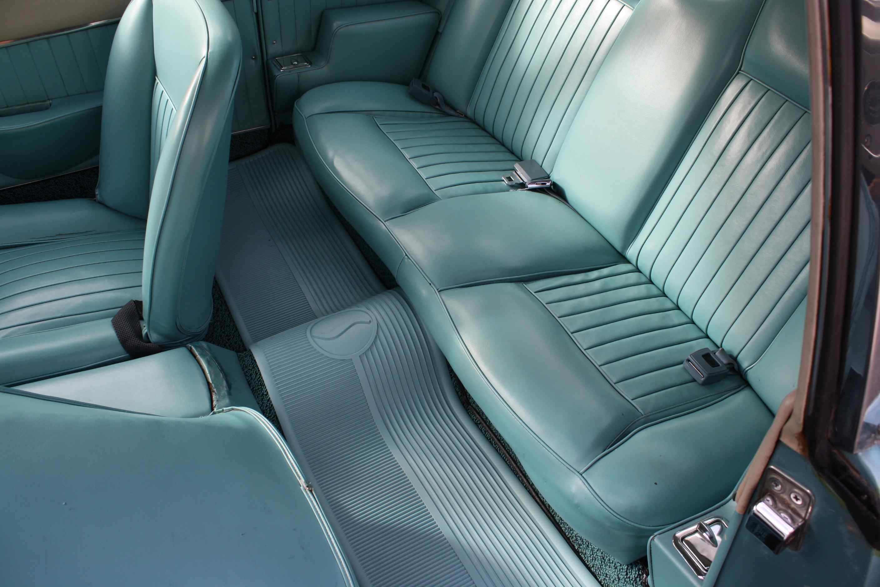 1963 Studebaker R2 Factory Supercharged 4 Speed manual.