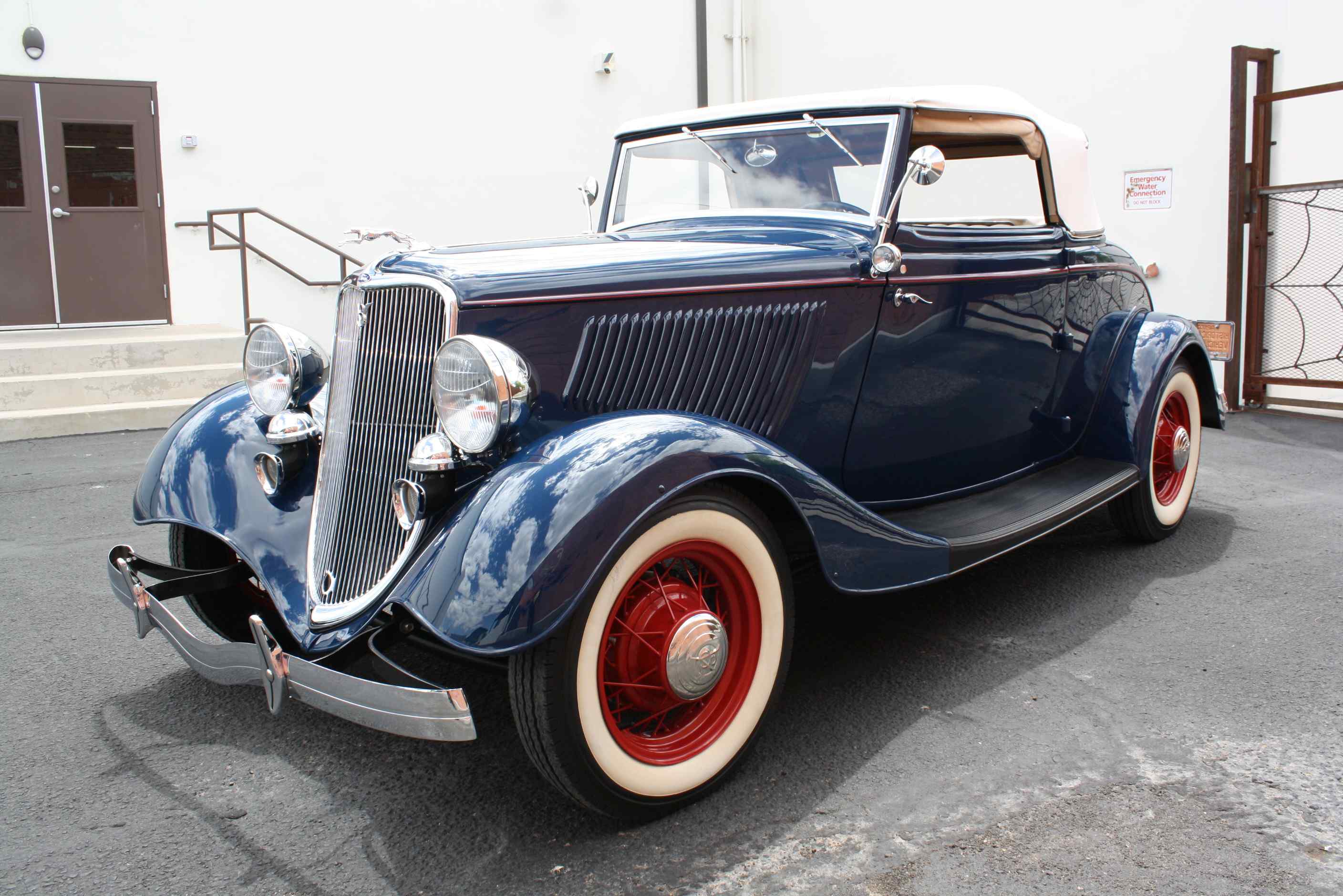 1933 Ford Cabriolet.