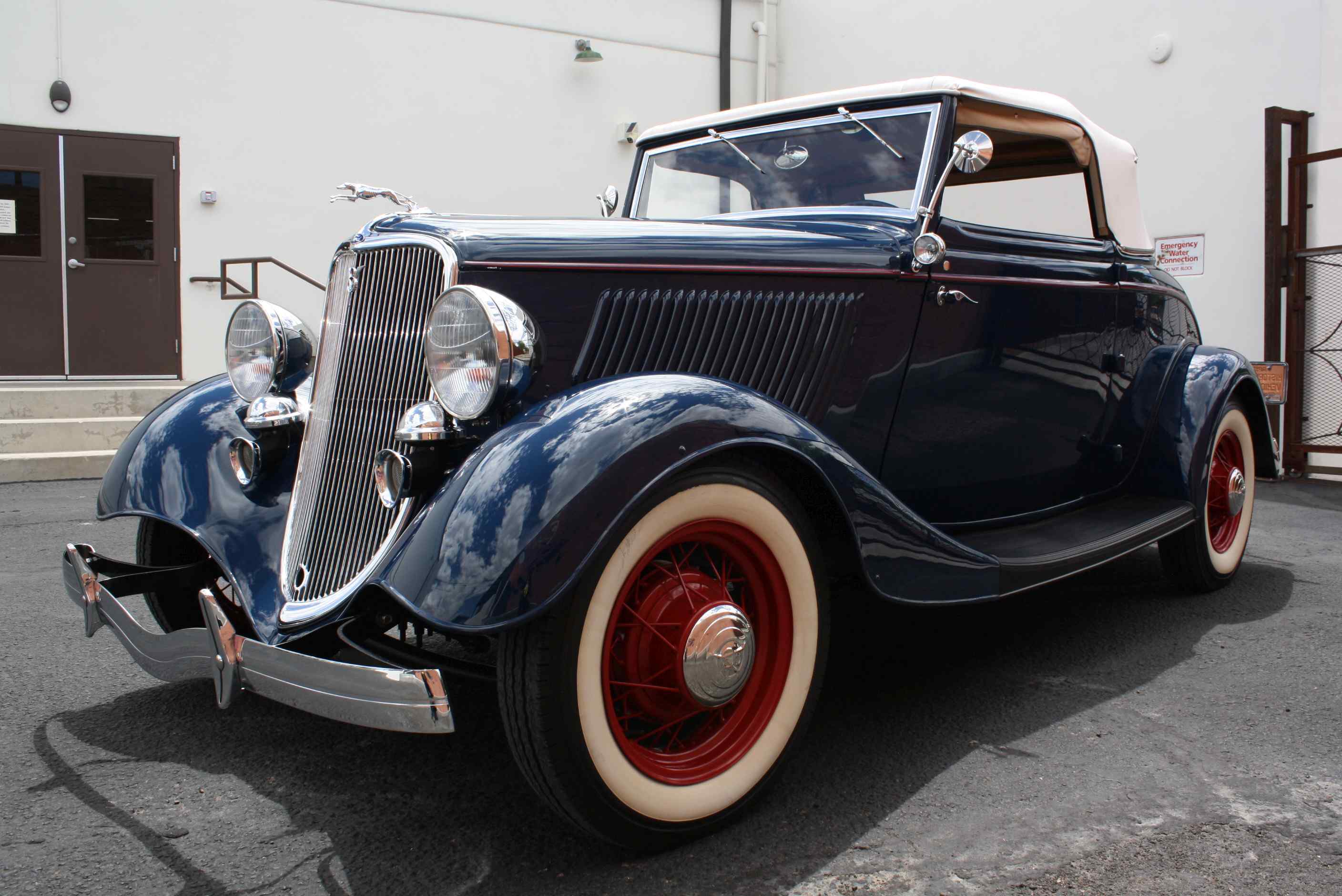 1933 Ford Cabriolet.