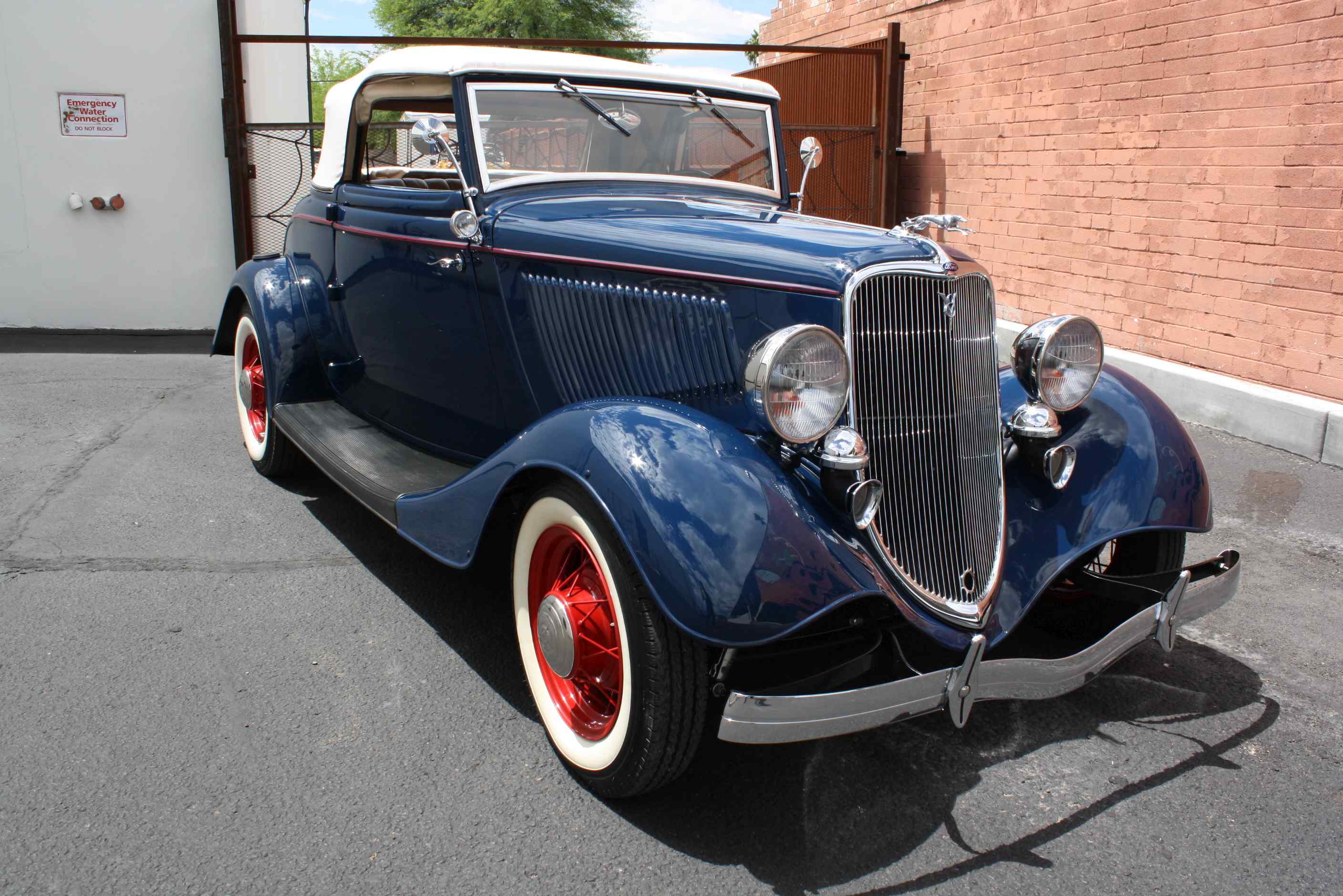 1933 Ford Cabriolet.