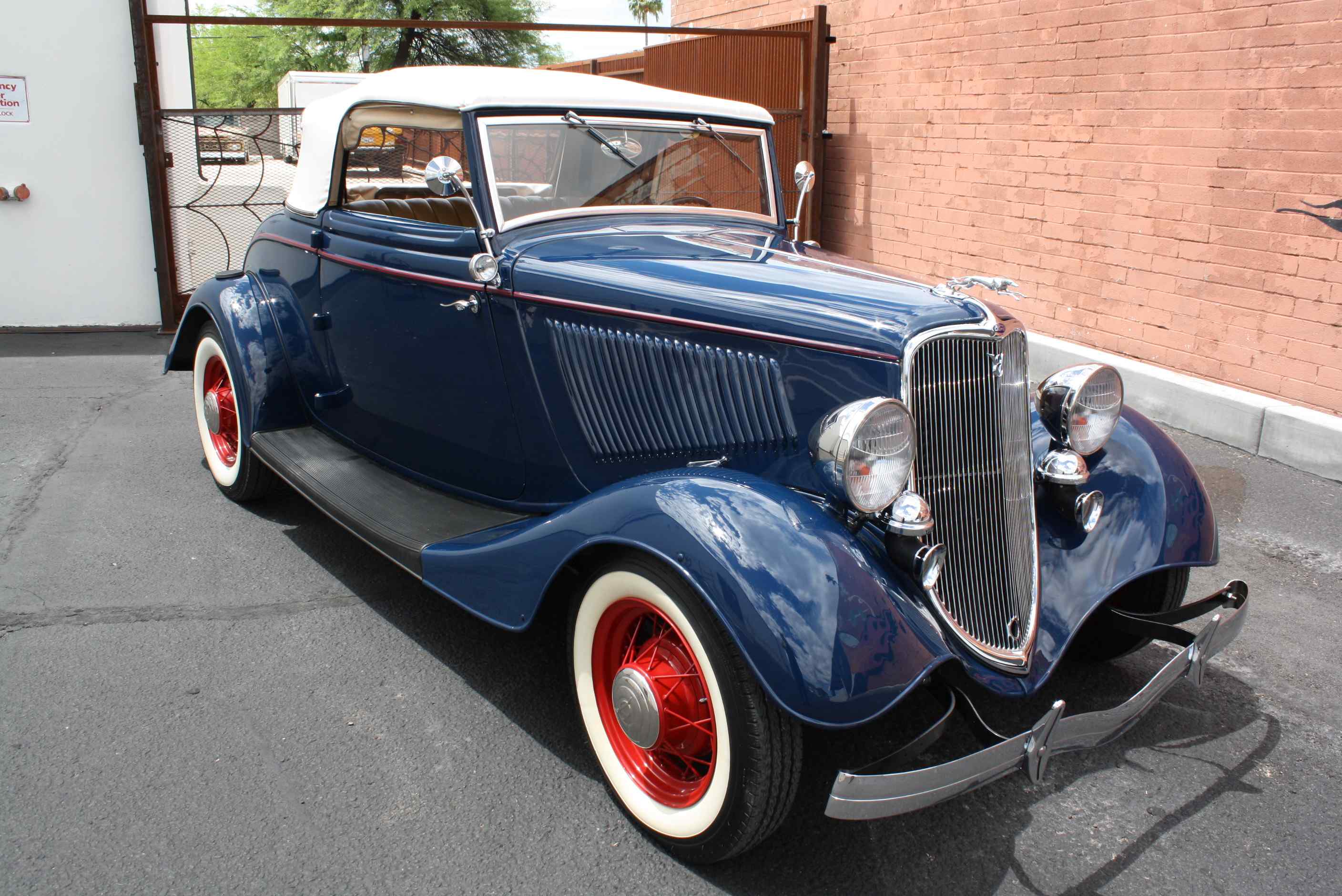 1933 Ford Cabriolet.