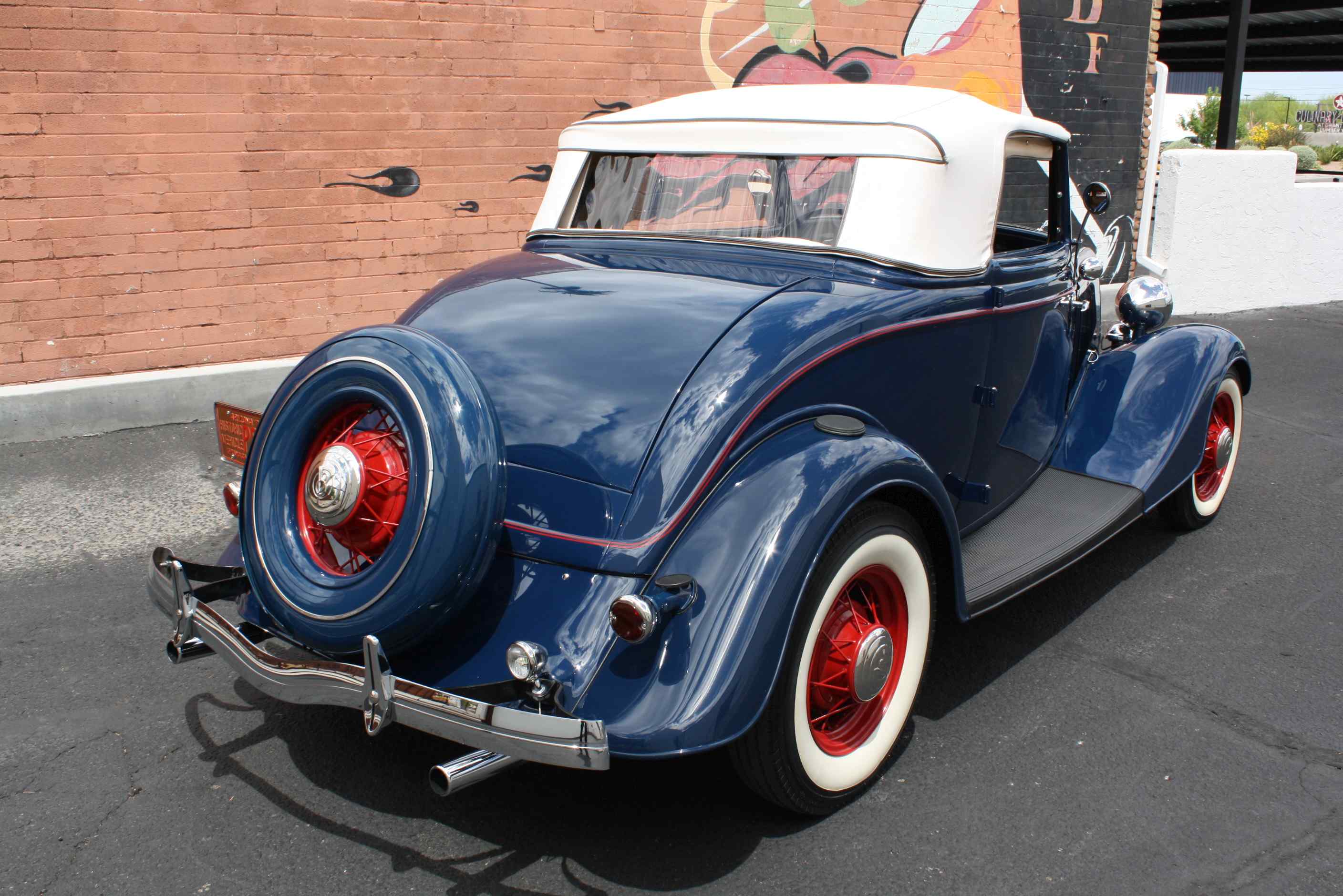 1933 Ford Cabriolet.