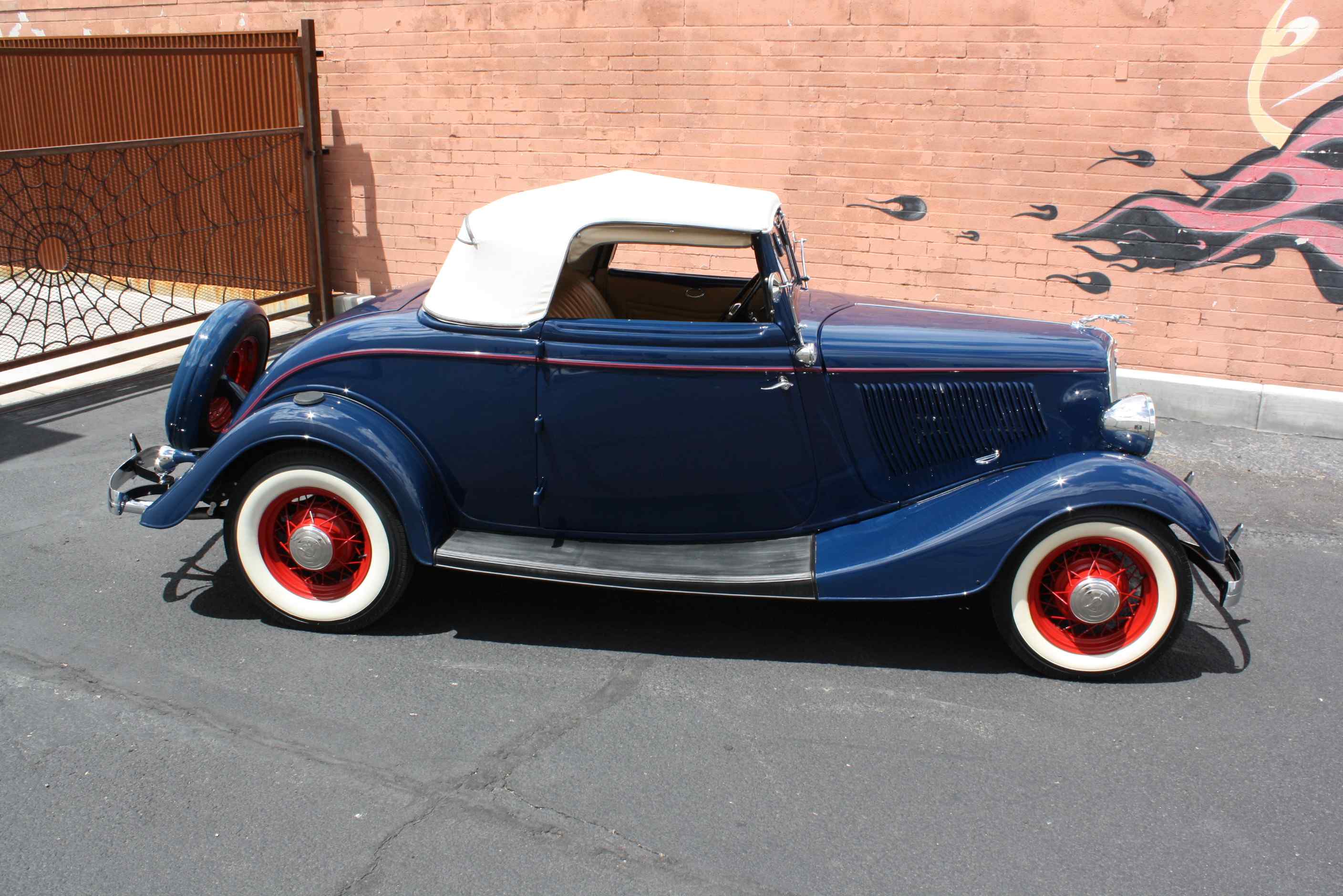 1933 Ford Cabriolet.