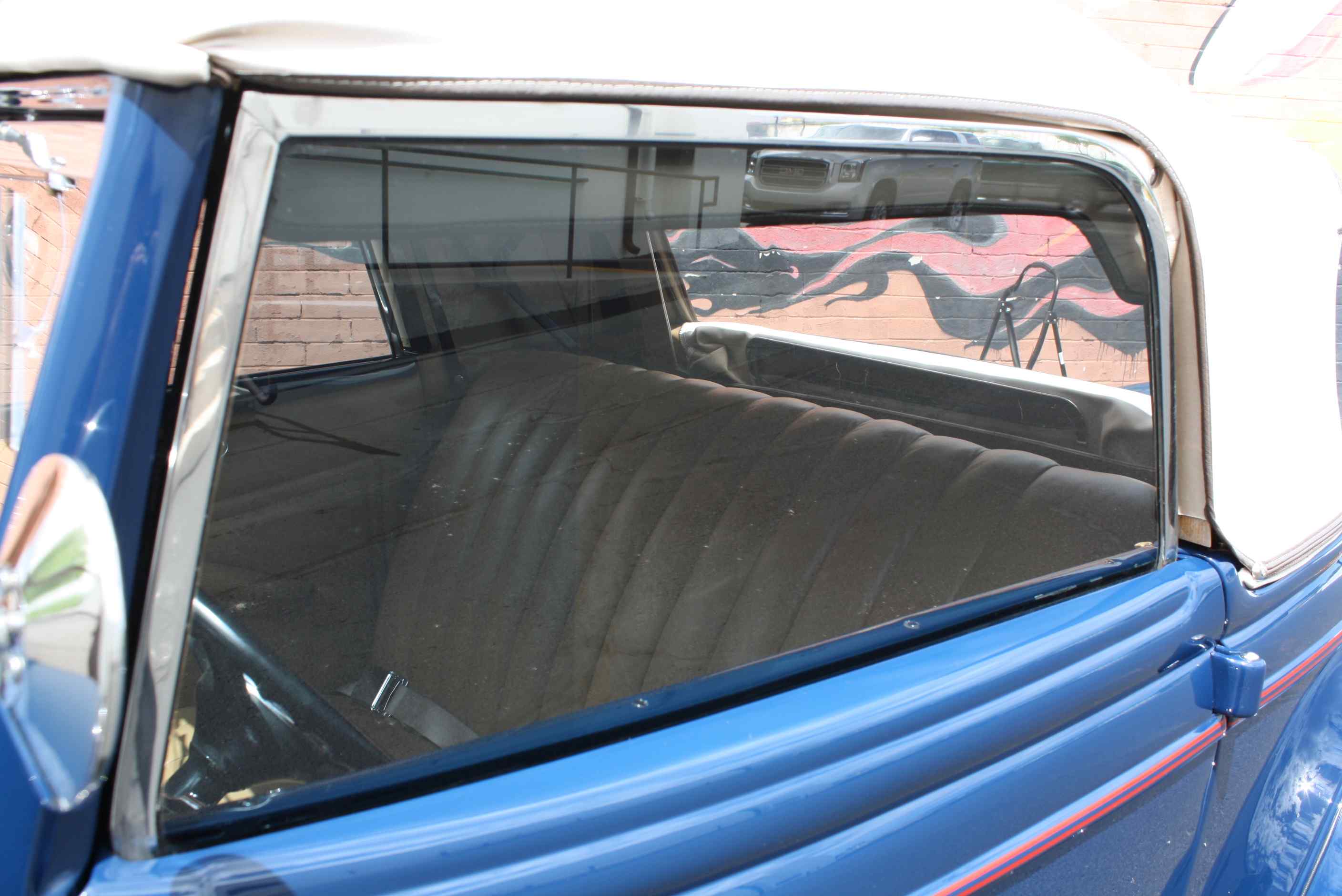 1933 Ford Cabriolet.