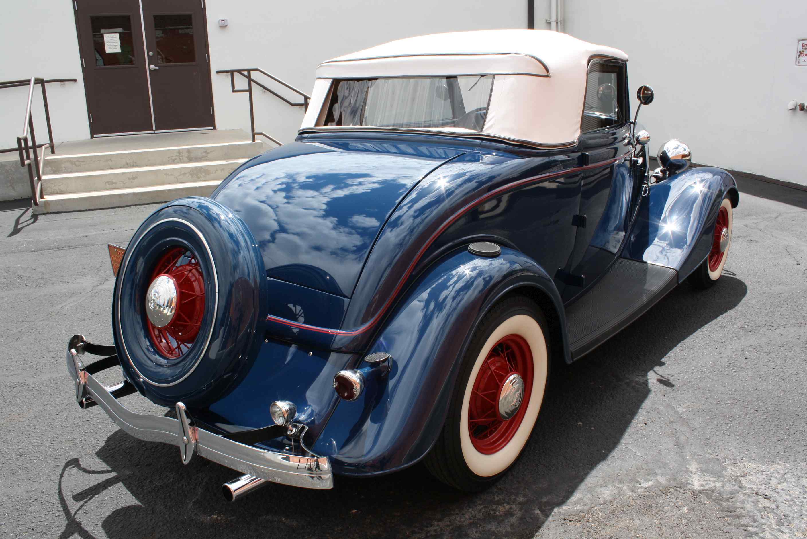 1933 Ford Cabriolet.