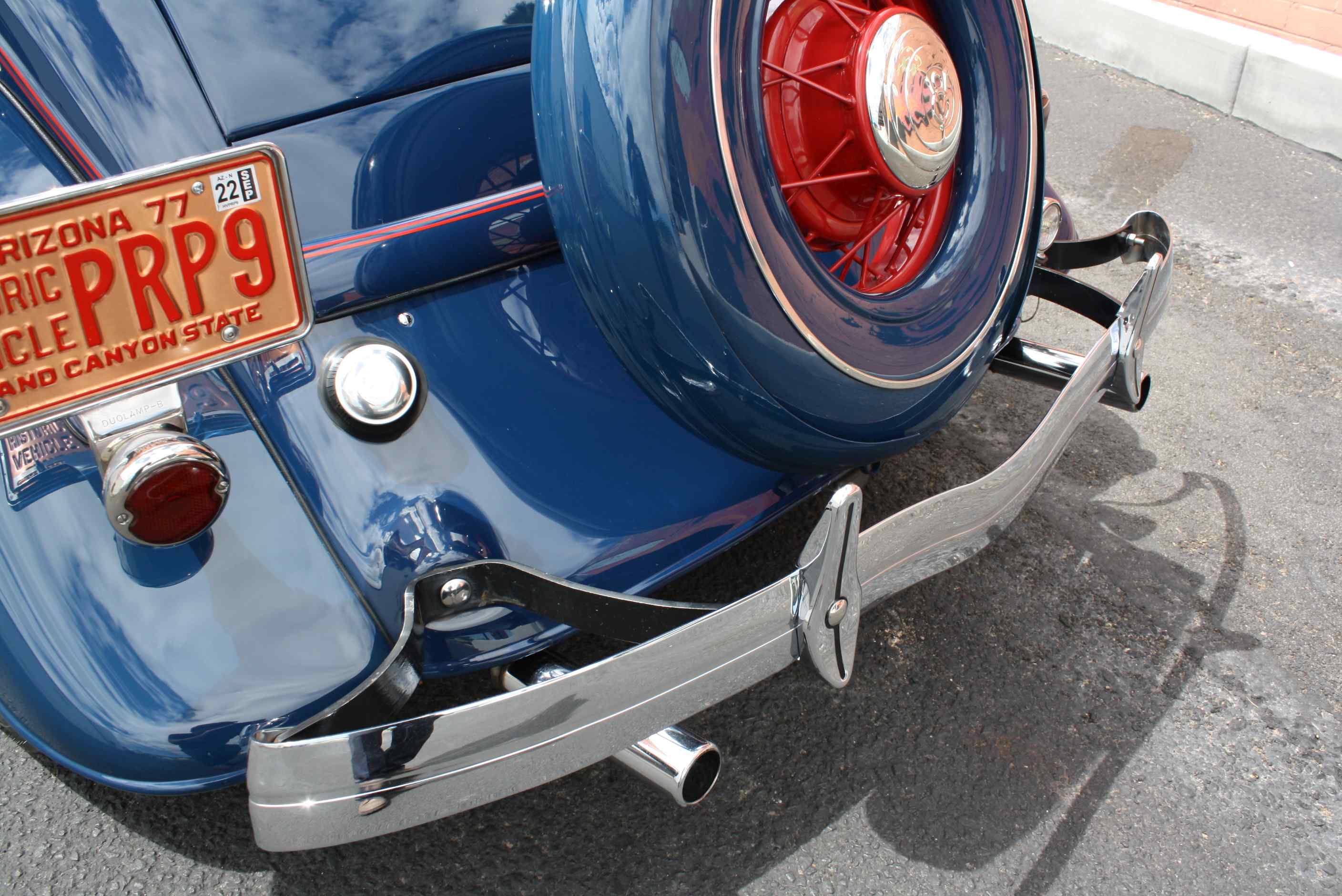 1933 Ford Cabriolet.