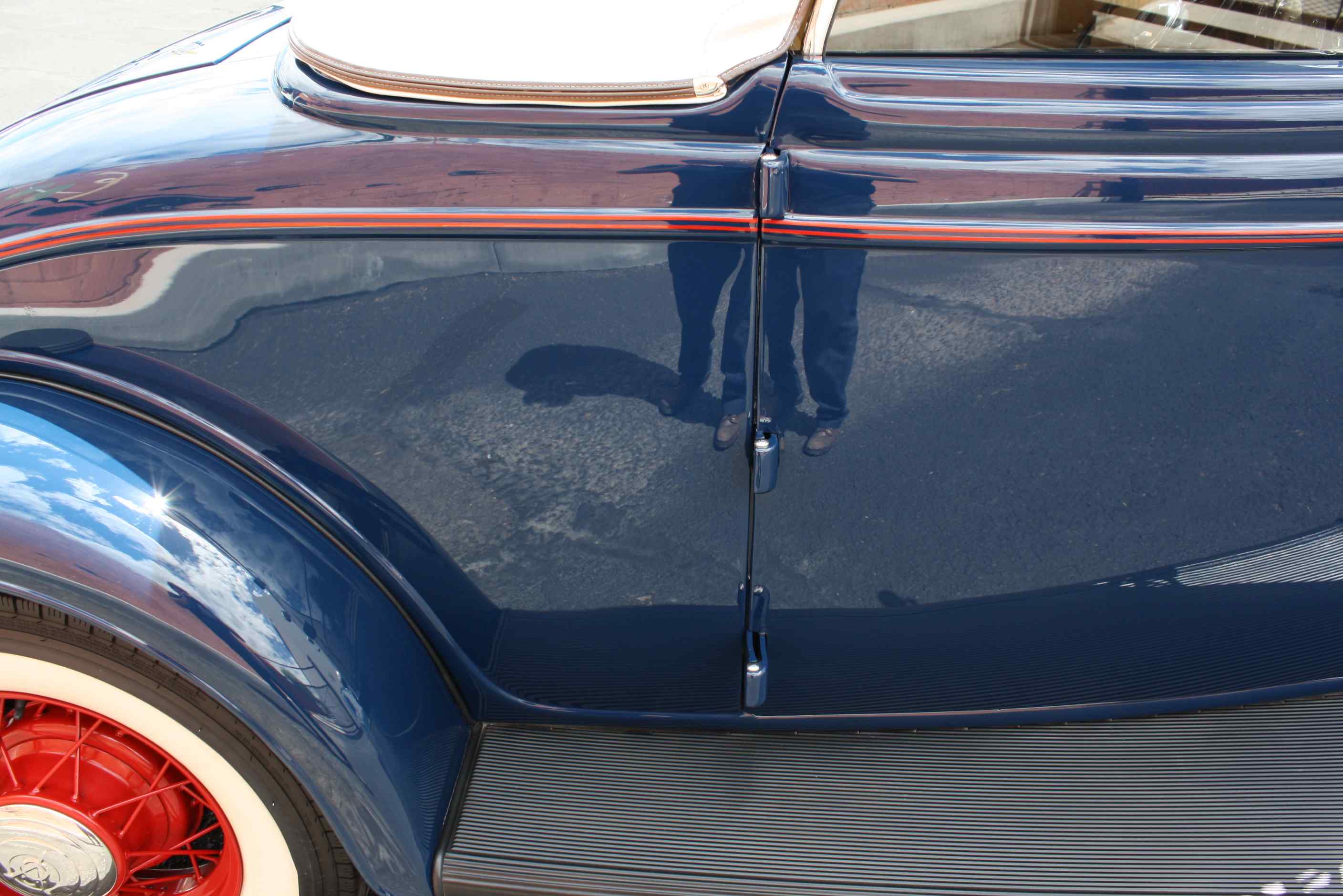 1933 Ford Cabriolet.