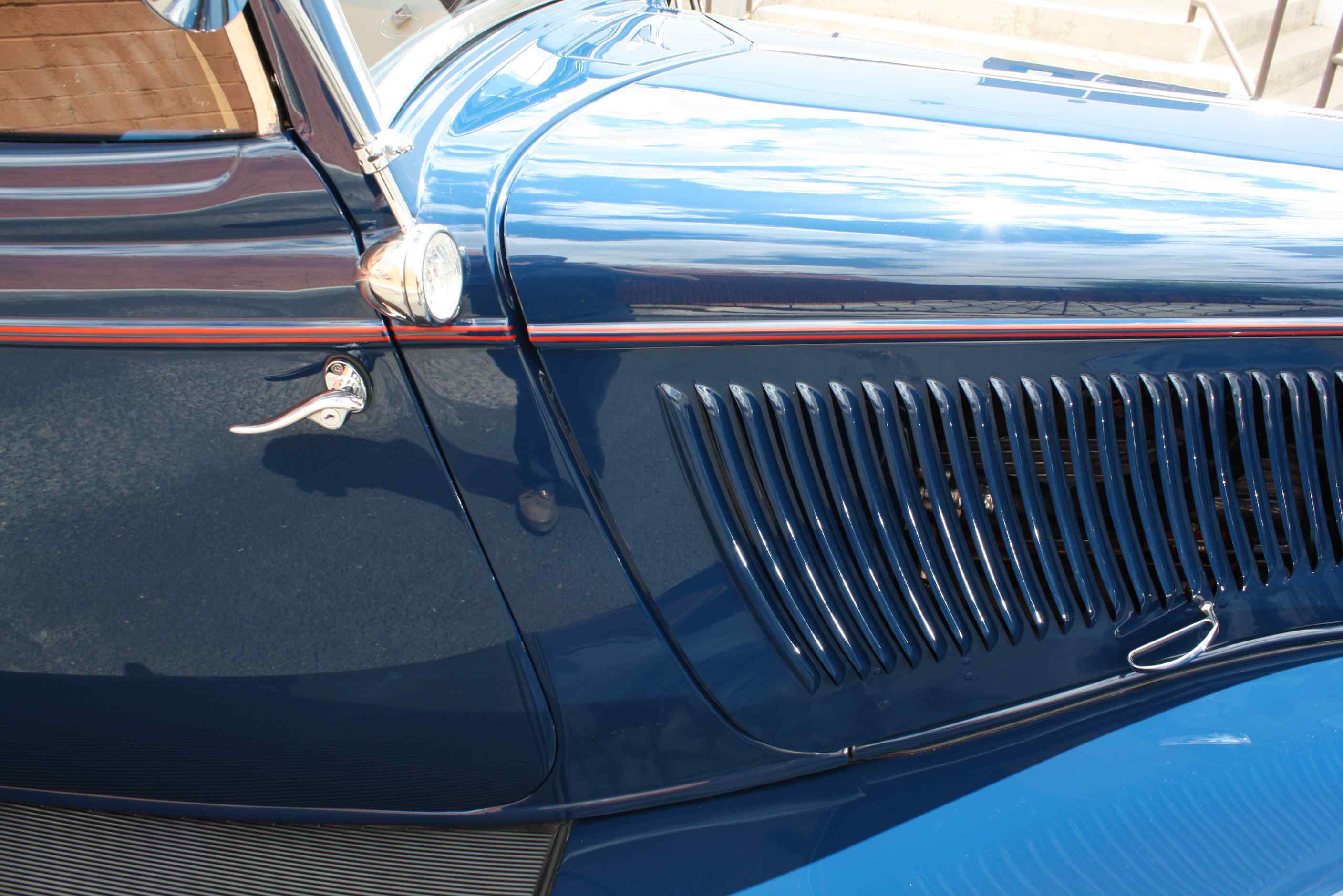 1933 Ford Cabriolet.